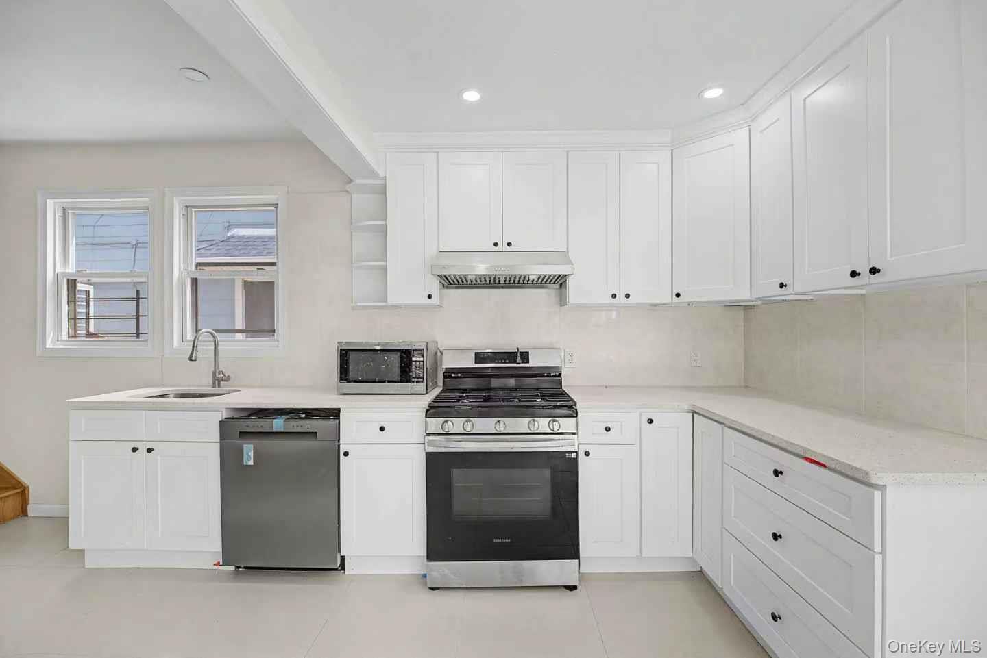 Single Family Sedgwick  Bronx, NY 10463, MLS-974580-33