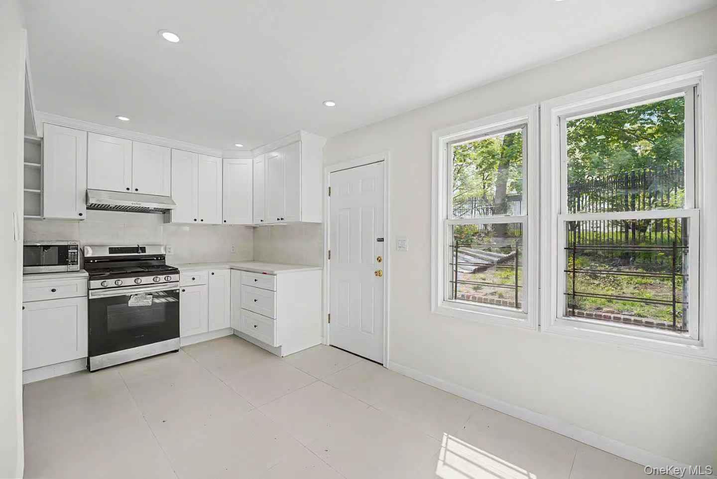 Single Family Sedgwick  Bronx, NY 10463, MLS-974580-35