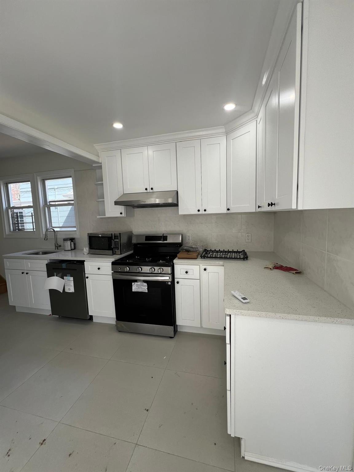 Single Family Sedgwick Bronx, NY 10463, MLS-974580-8