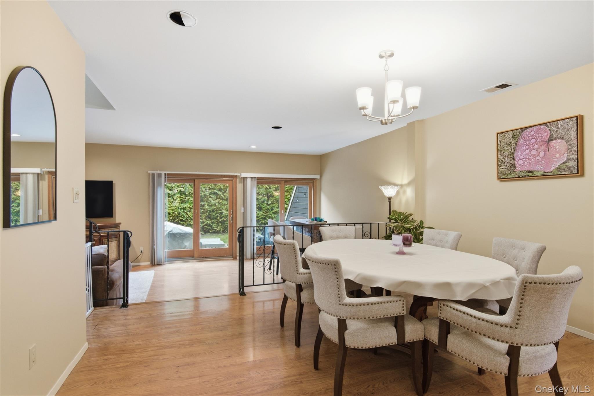 Condo Southgate  Nassau County, NY 11762, MLS-974582-12