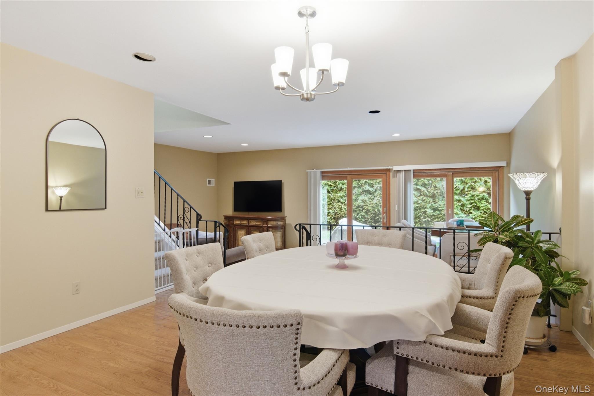 Condo Southgate  Nassau County, NY 11762, MLS-974582-13