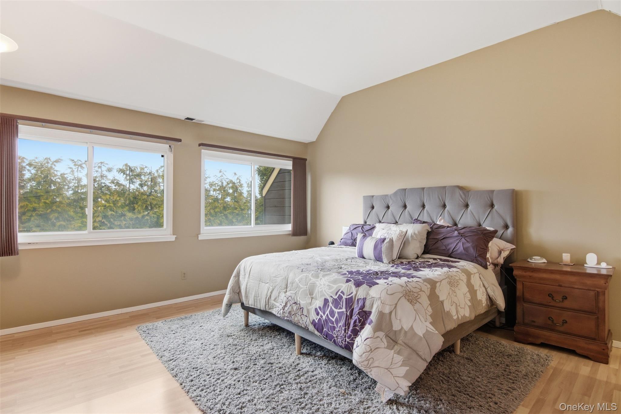 Condo Southgate  Nassau County, NY 11762, MLS-974582-22