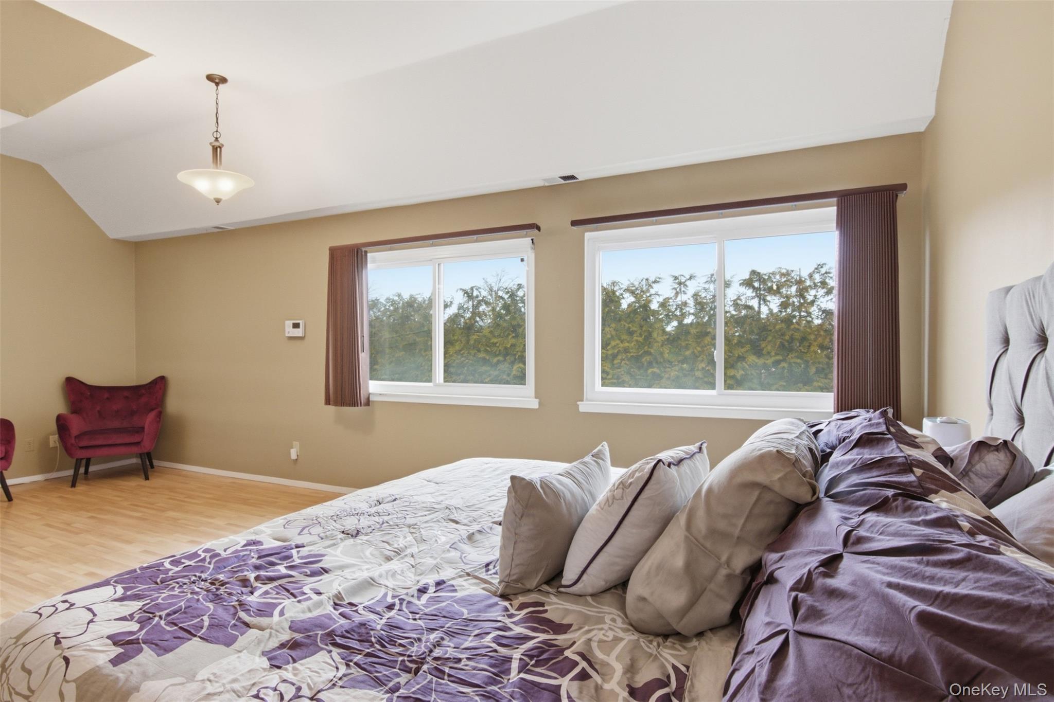 Condo Southgate  Nassau County, NY 11762, MLS-974582-23