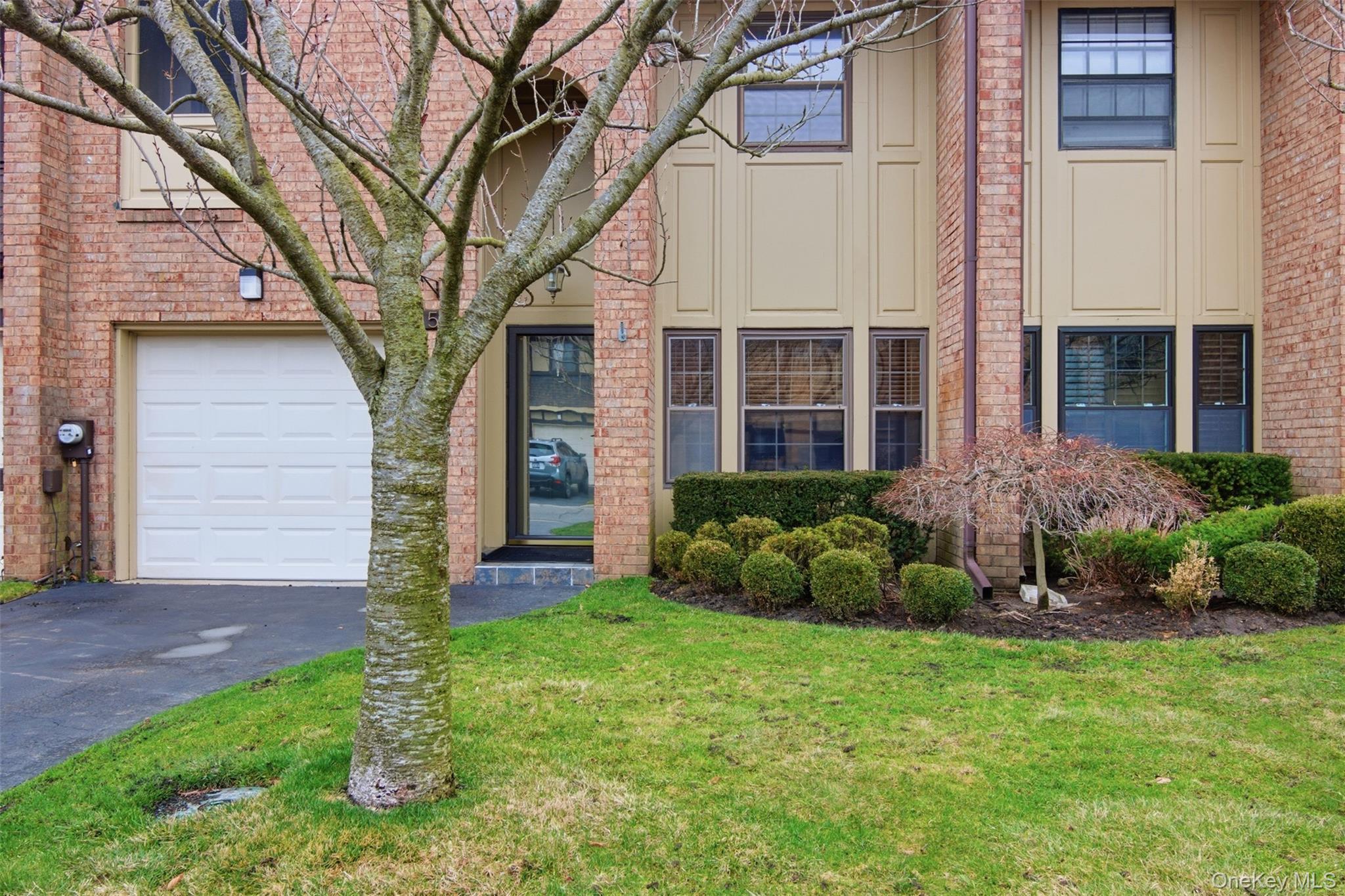 Condo Southgate  Nassau County, NY 11762, MLS-974582-3