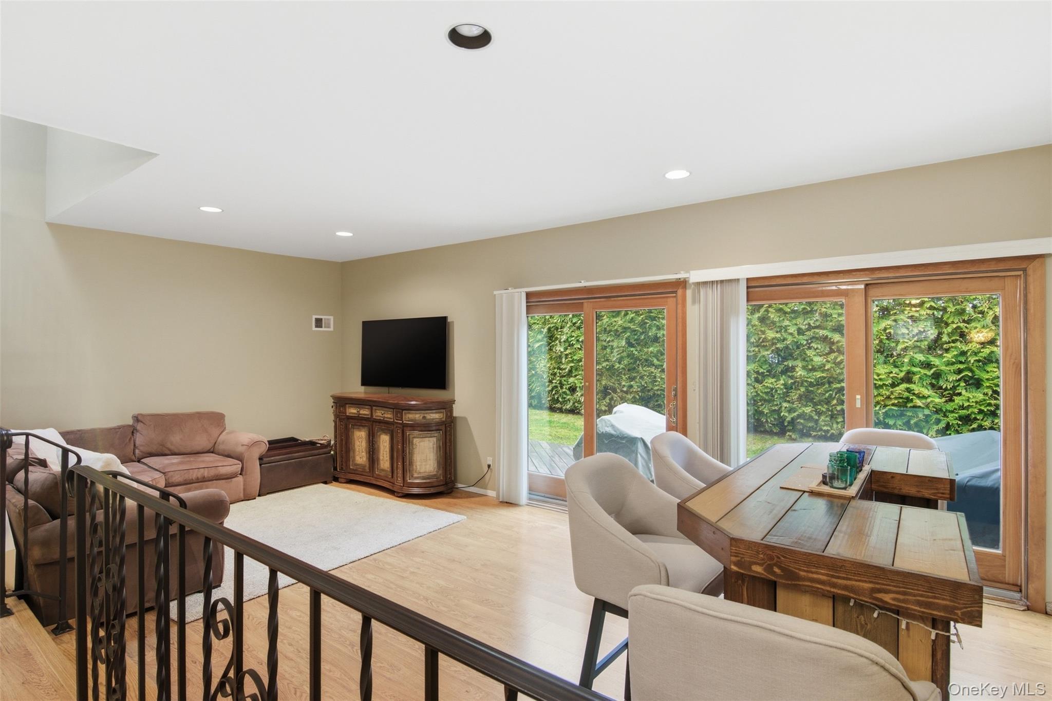 Condo Southgate  Nassau County, NY 11762, MLS-974582-6