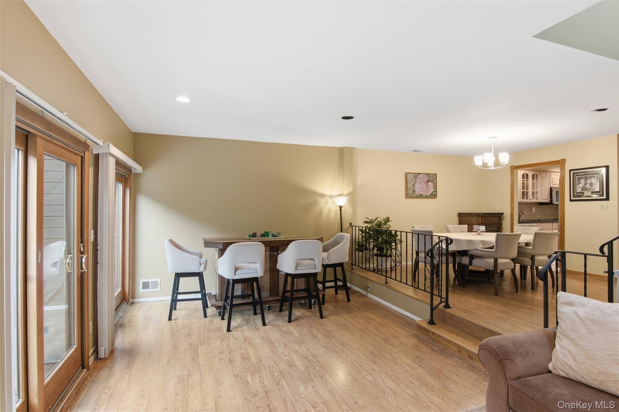 Condo Southgate  Nassau County, NY 11762, MLS-974582-9