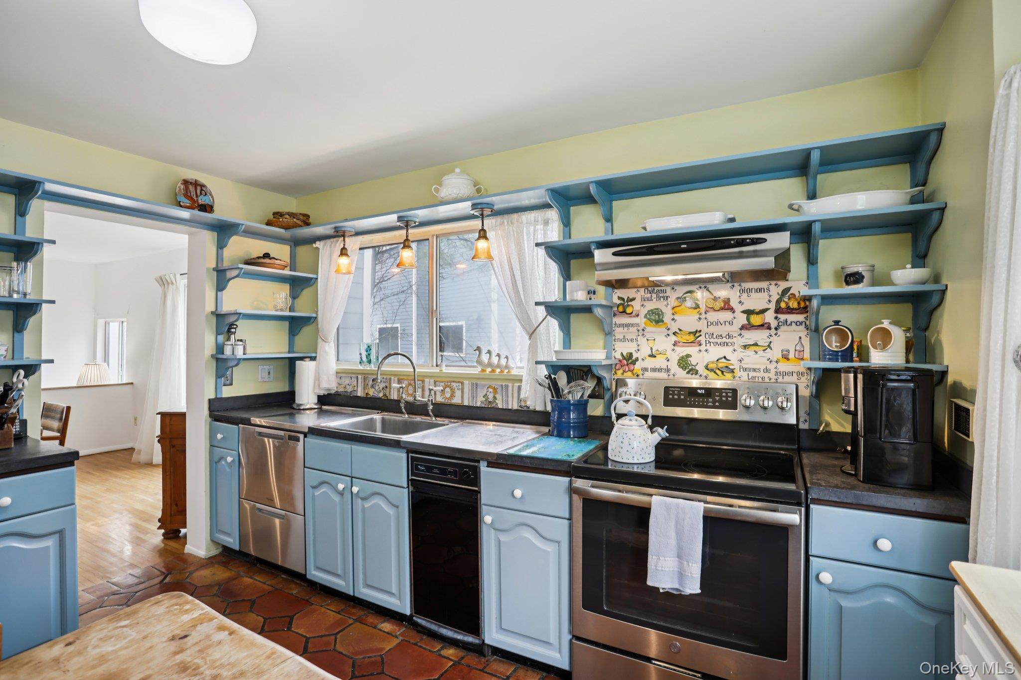 Condo Valleyview  Westchester County, NY 10533, MLS-974599-13