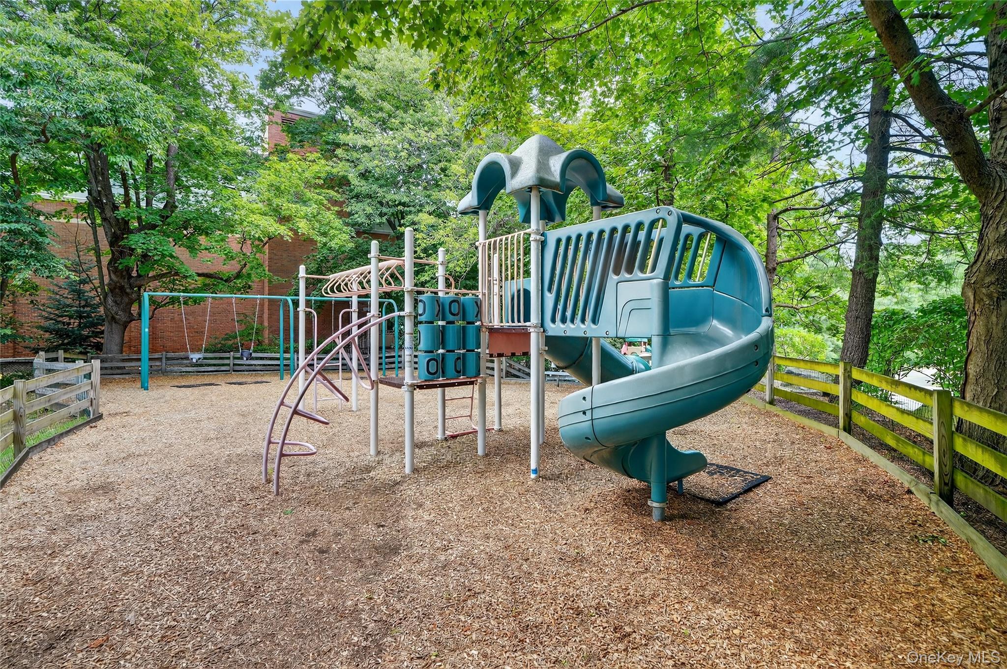 Condo Valleyview  Westchester County, NY 10533, MLS-974599-36