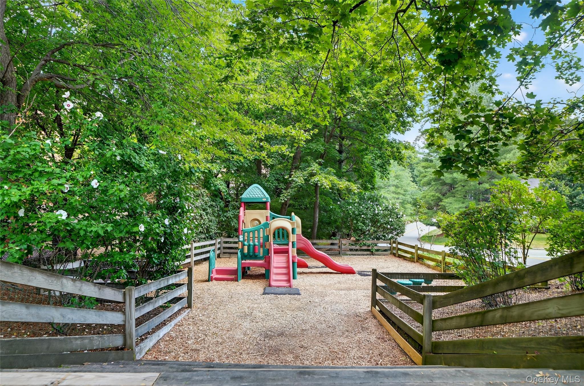 Condo Valleyview  Westchester County, NY 10533, MLS-974599-42