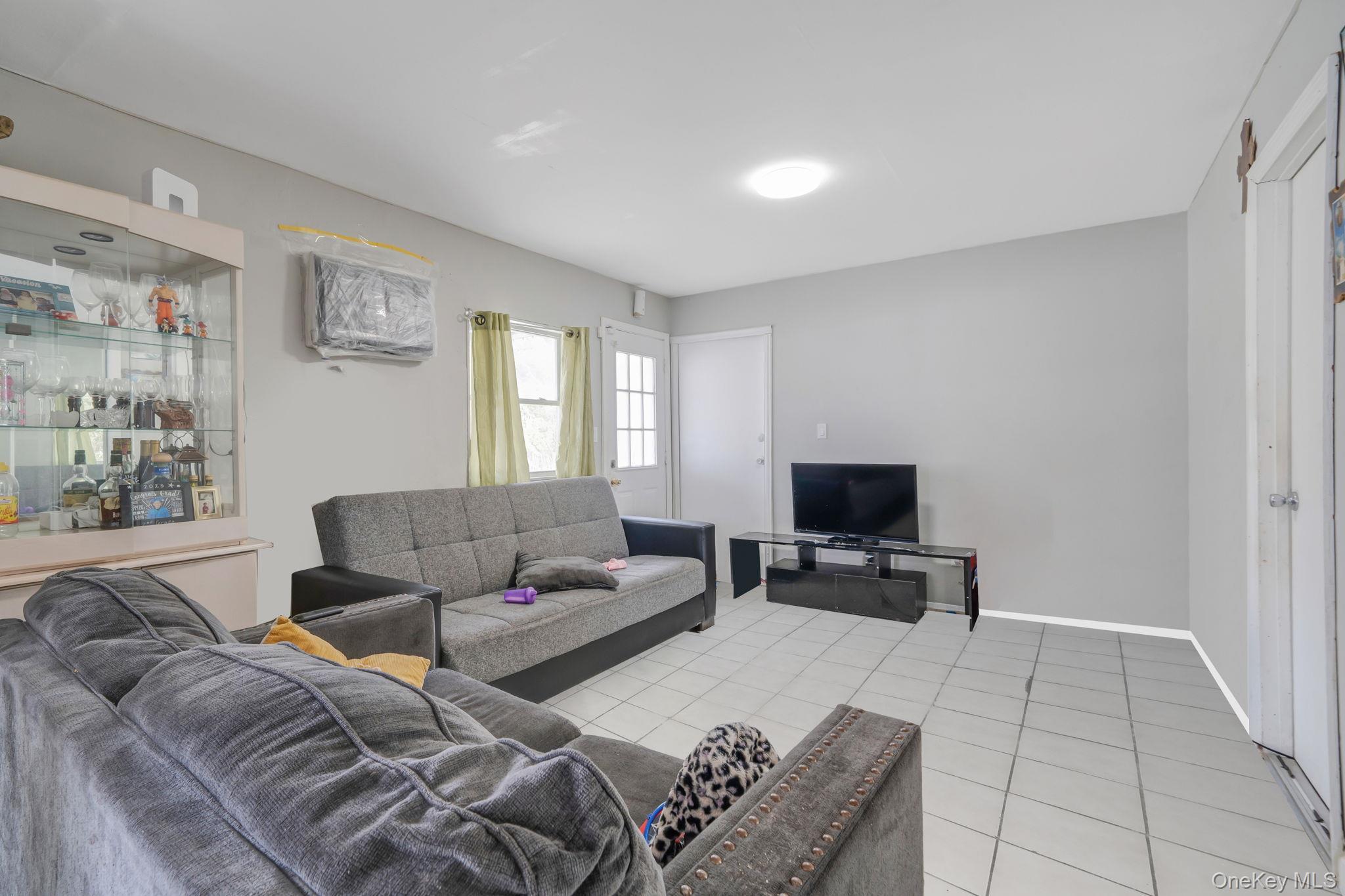 Single Family Revilo  Suffolk County, NY 11967, MLS-974617-15