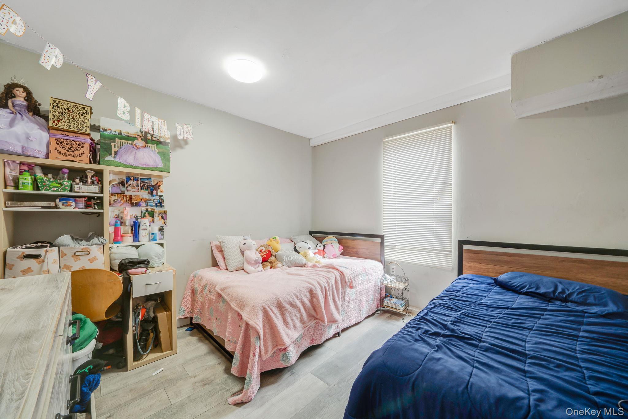 Single Family Revilo  Suffolk County, NY 11967, MLS-974617-20