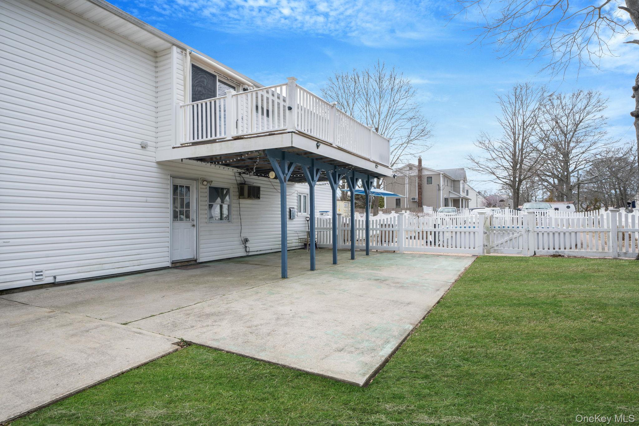 Single Family Revilo  Suffolk County, NY 11967, MLS-974617-23