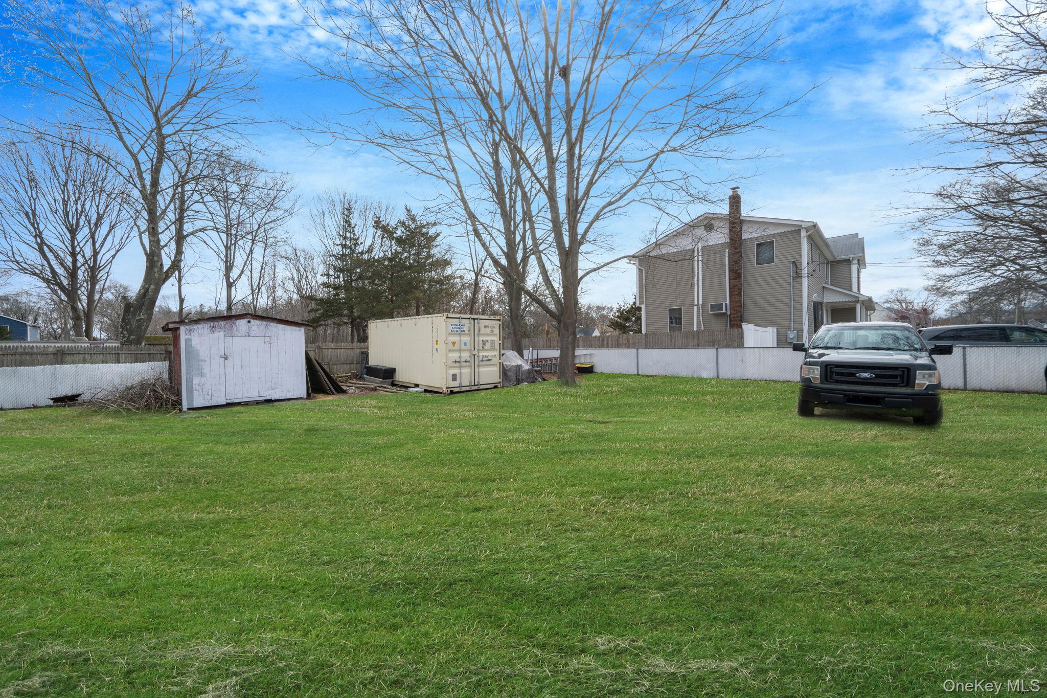 Single Family Revilo  Suffolk County, NY 11967, MLS-974617-27