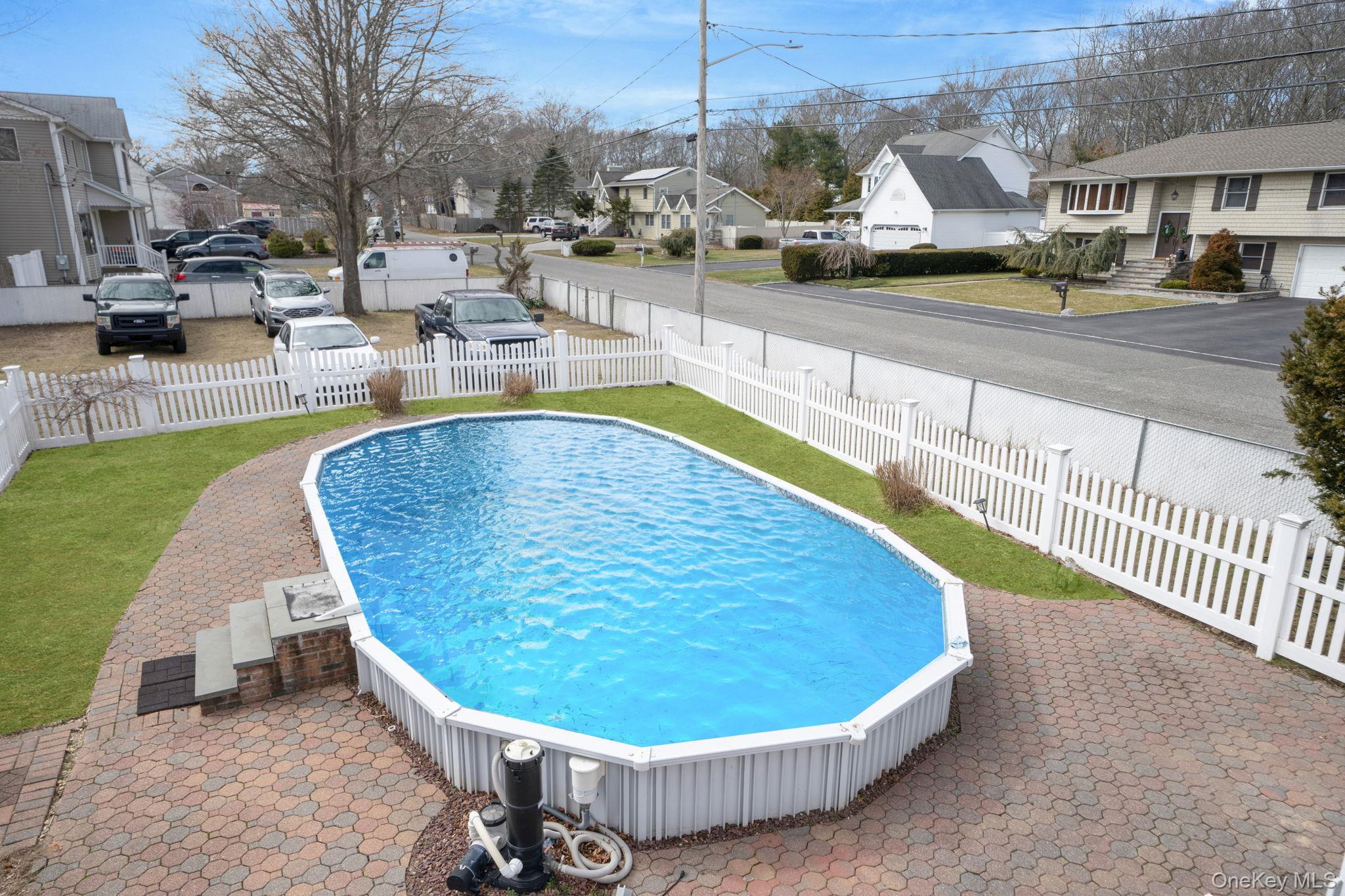 Single Family Revilo  Suffolk County, NY 11967, MLS-974617-28