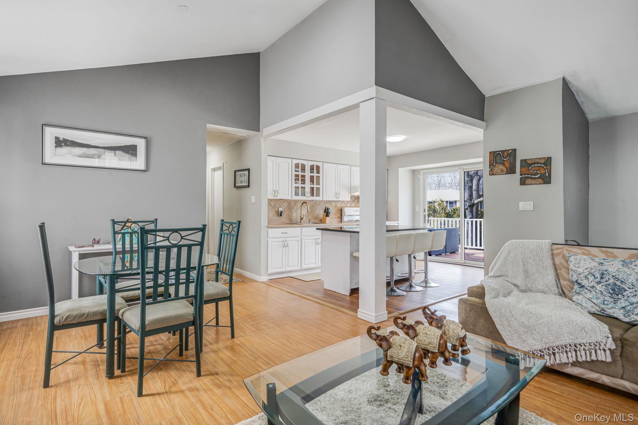 Single Family Revilo  Suffolk County, NY 11967, MLS-974617-4