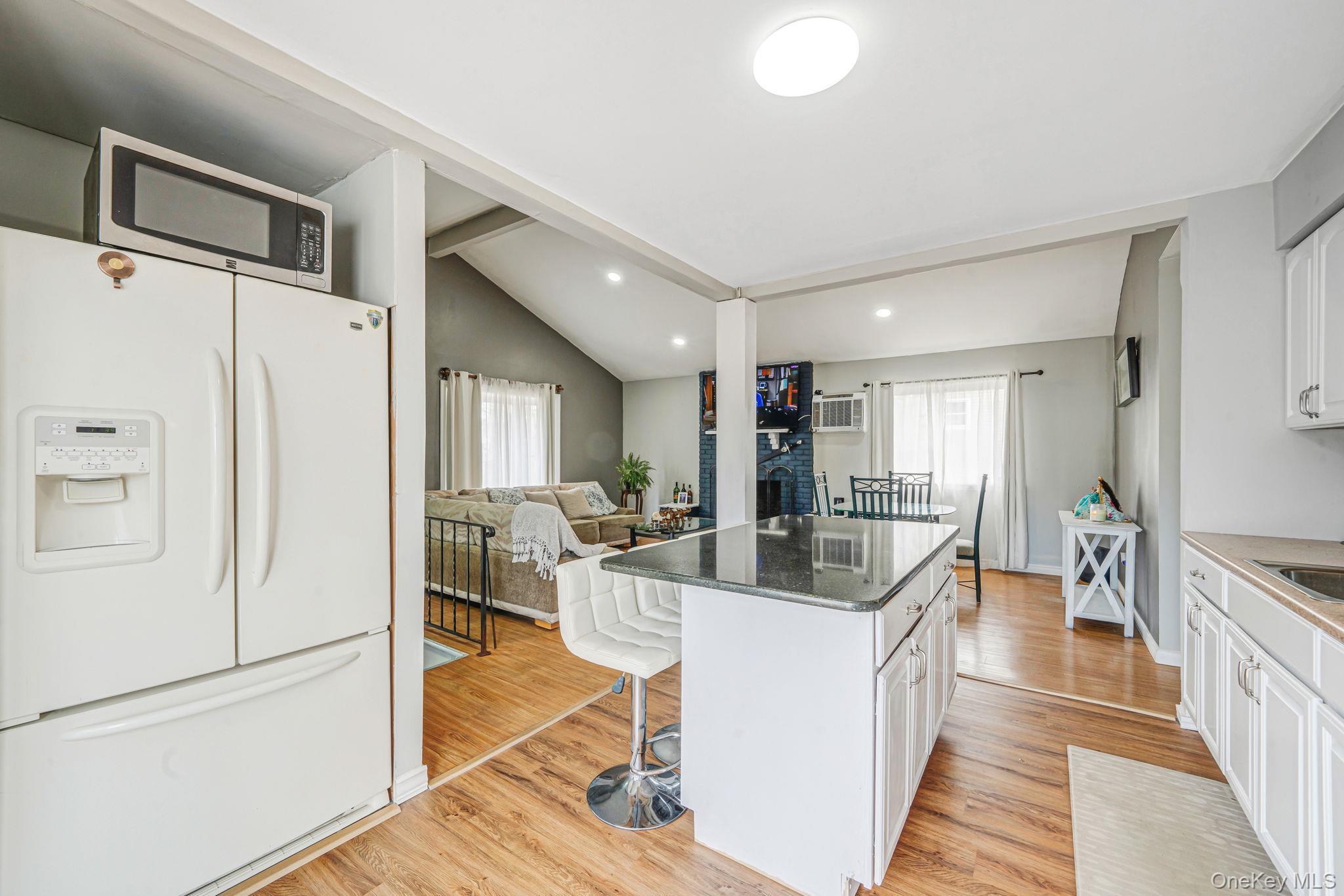 Single Family Revilo  Suffolk County, NY 11967, MLS-974617-8