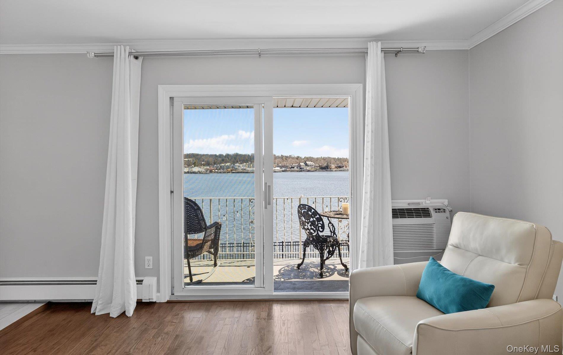 Coop Toms Point Nassau County, NY 11050, MLS-974623-14