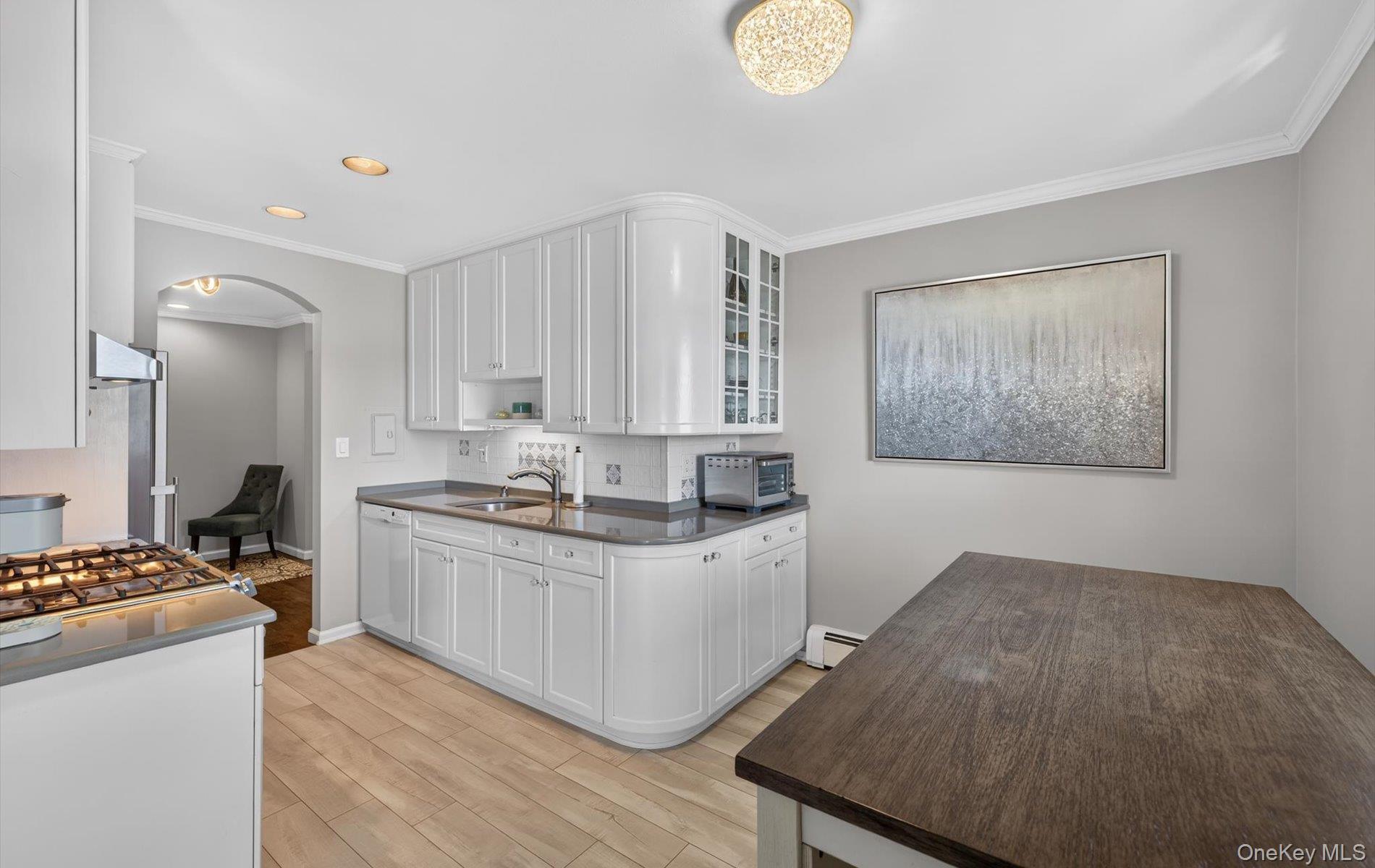 Coop Toms Point Nassau County, NY 11050, MLS-974623-6