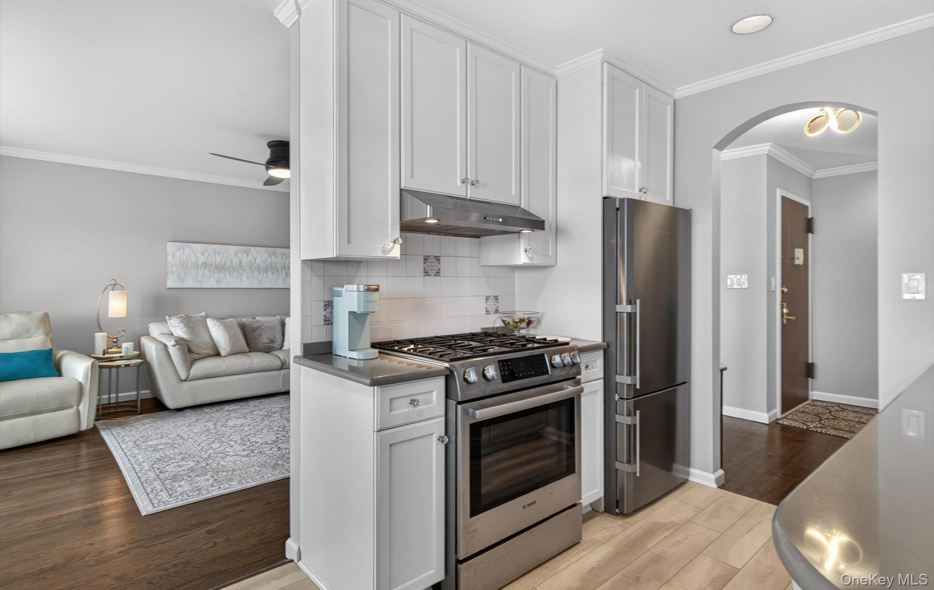 Coop Toms Point Nassau County, NY 11050, MLS-974623-9