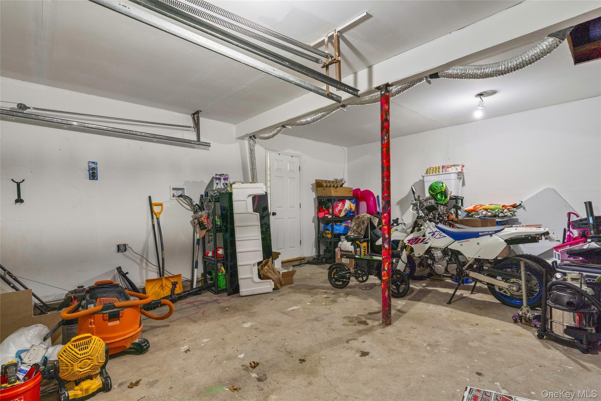 Single Family Linden  Suffolk County, NY 11727, MLS-974663-25