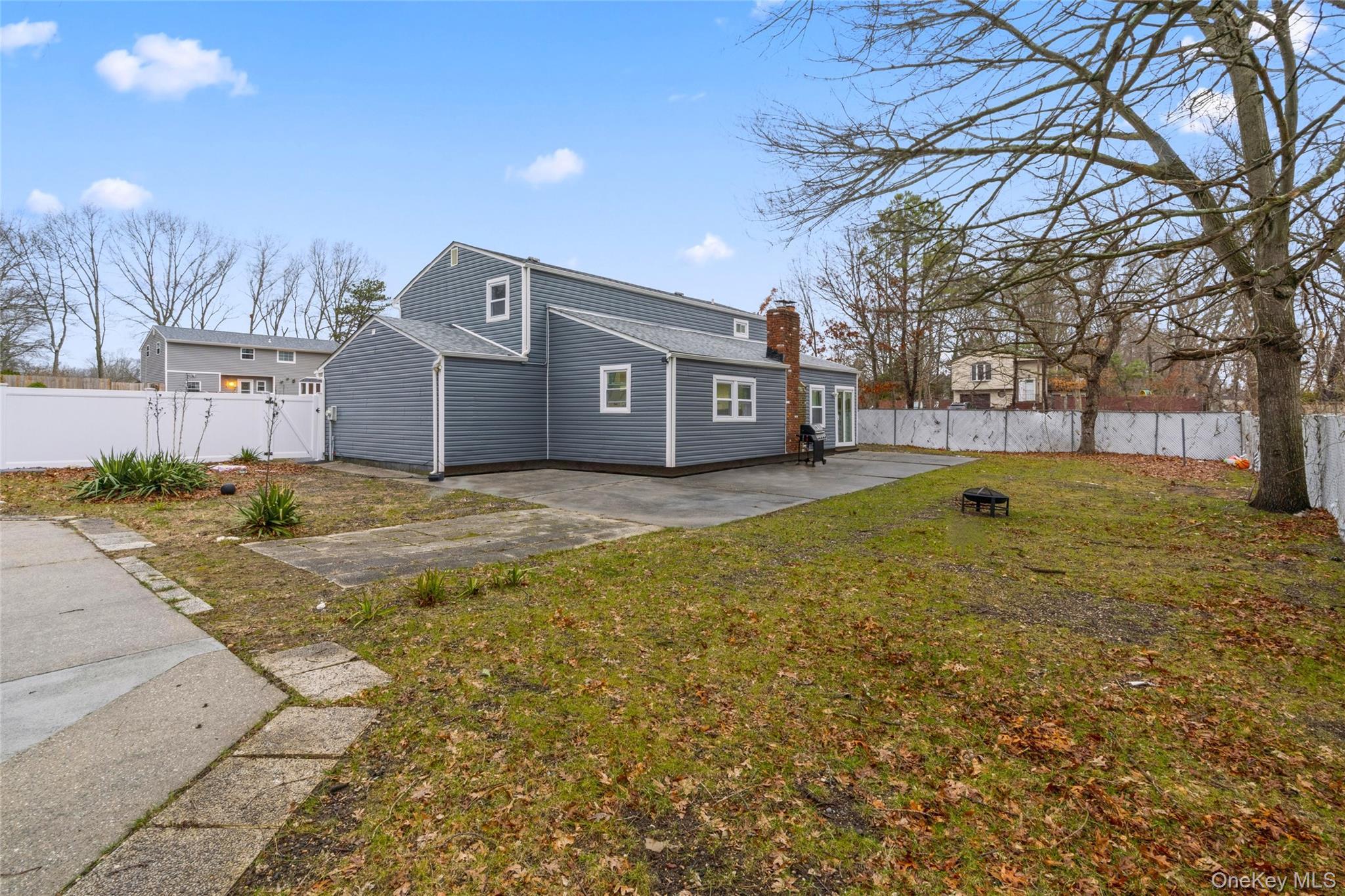 Single Family Linden  Suffolk County, NY 11727, MLS-974663-28