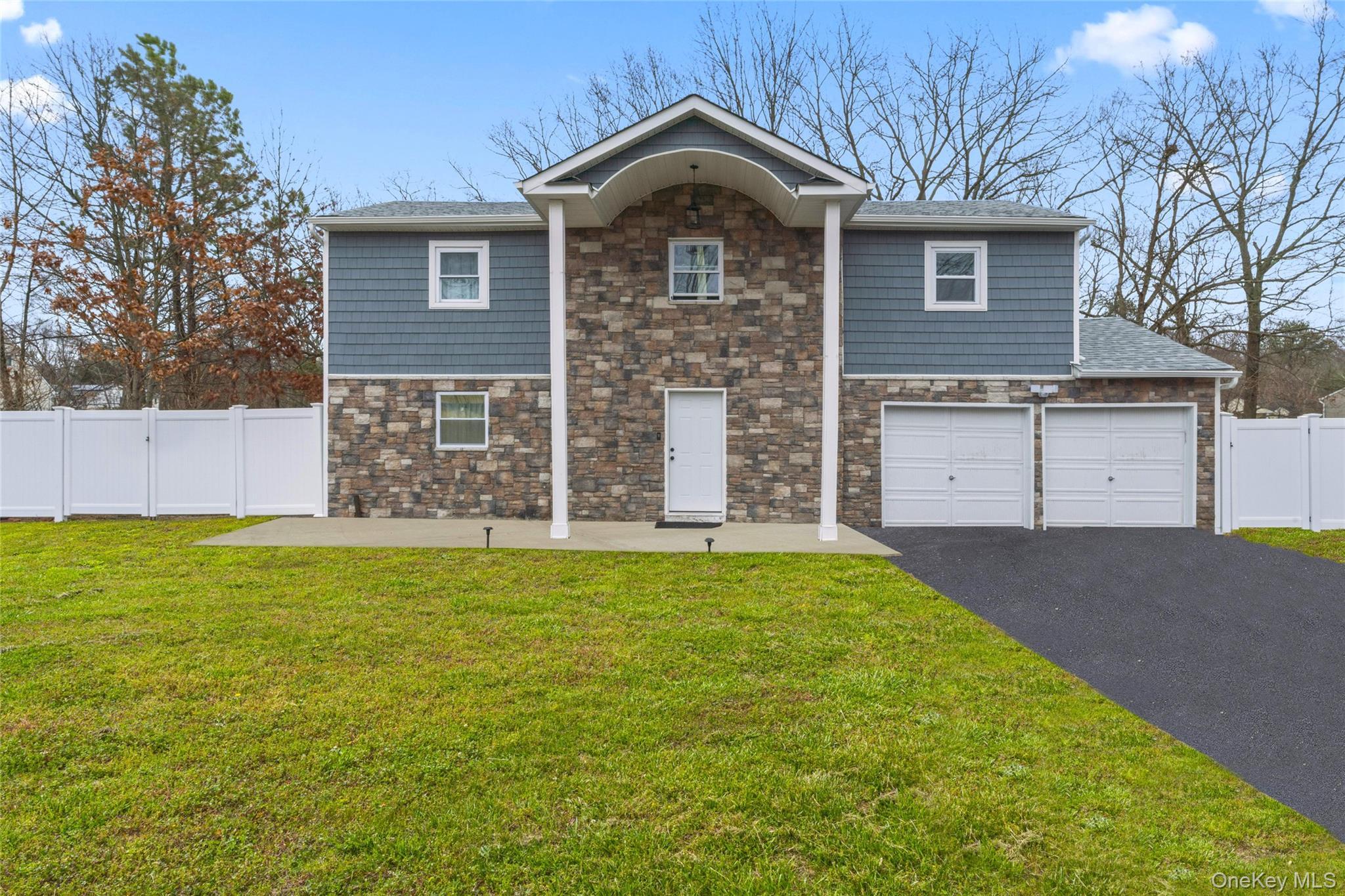 Single Family Linden  Suffolk County, NY 11727, MLS-974663-3