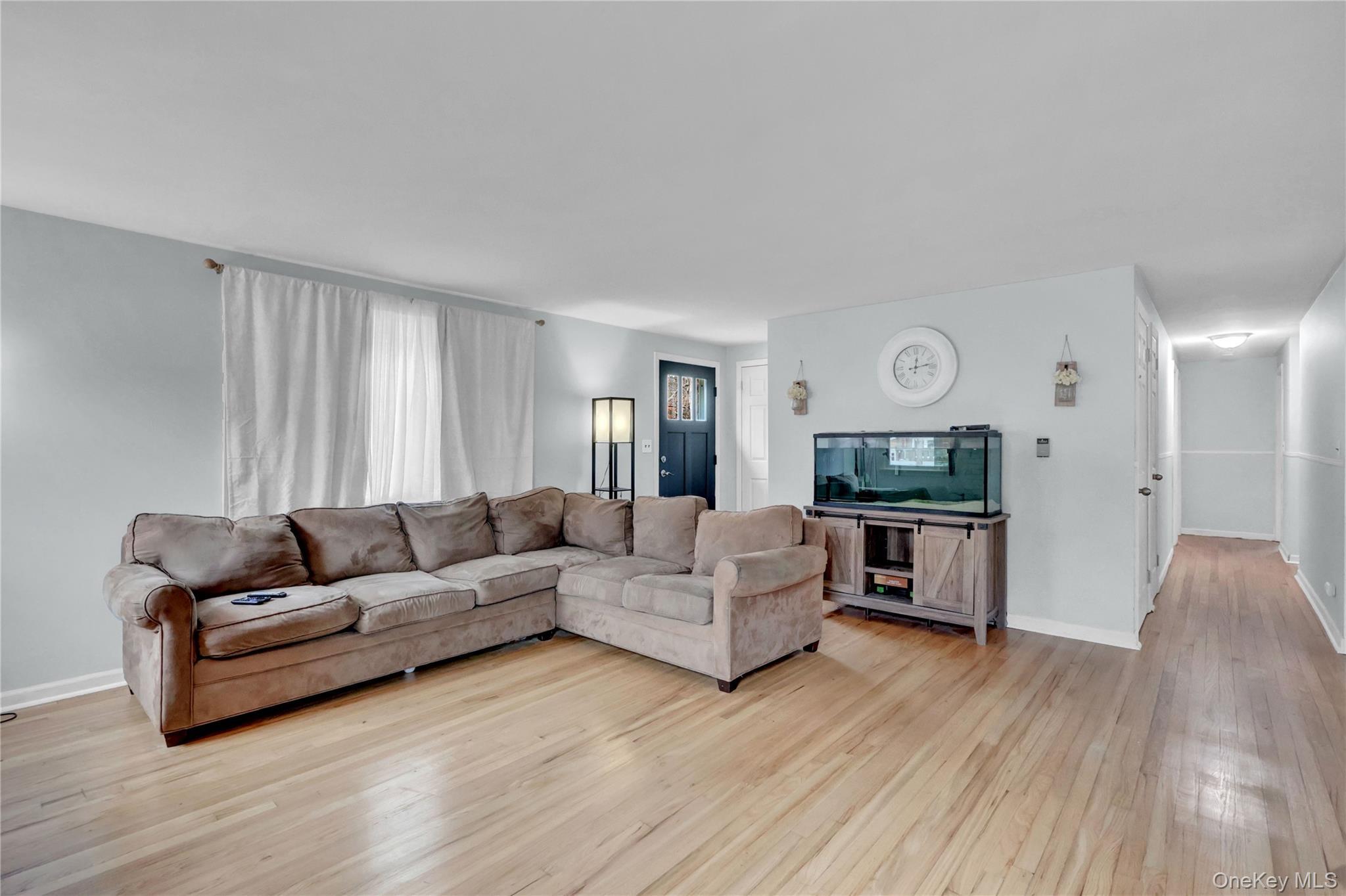 Single Family Hot Water  Suffolk County, NY 11949, MLS-974687-5