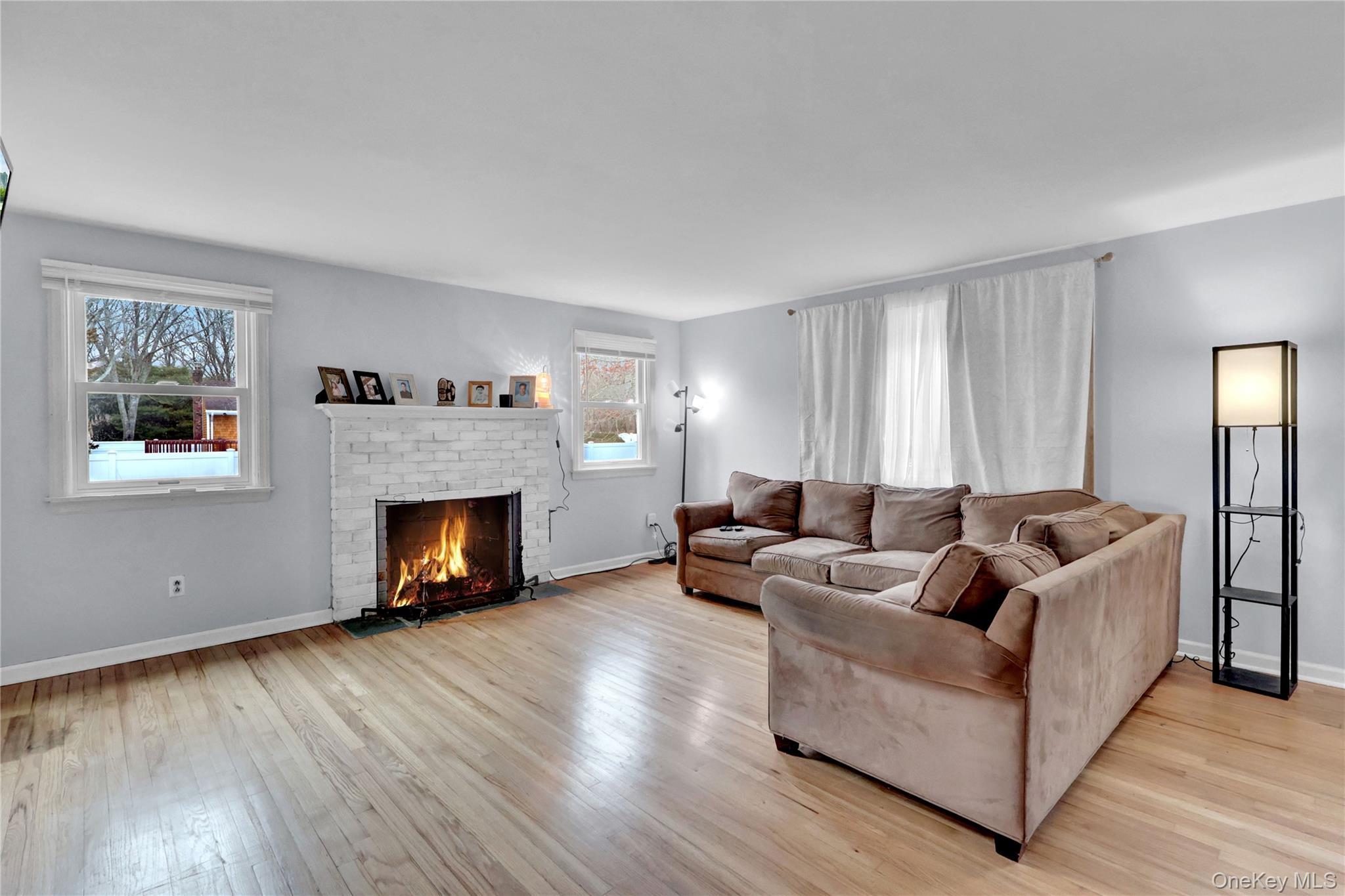 Single Family Hot Water  Suffolk County, NY 11949, MLS-974687-6