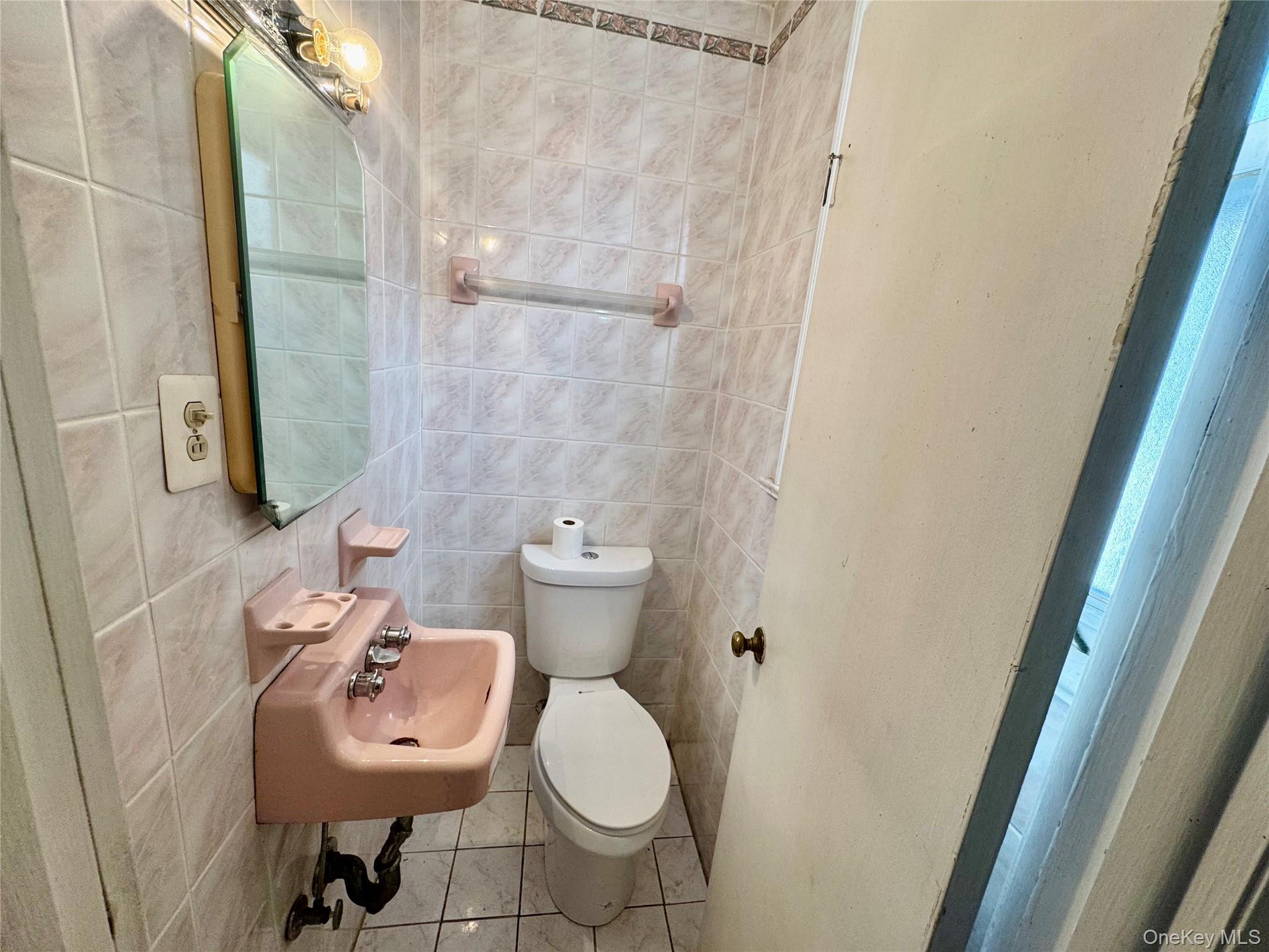 Single Family Highland  Queens, NY 11691, MLS-974725-7