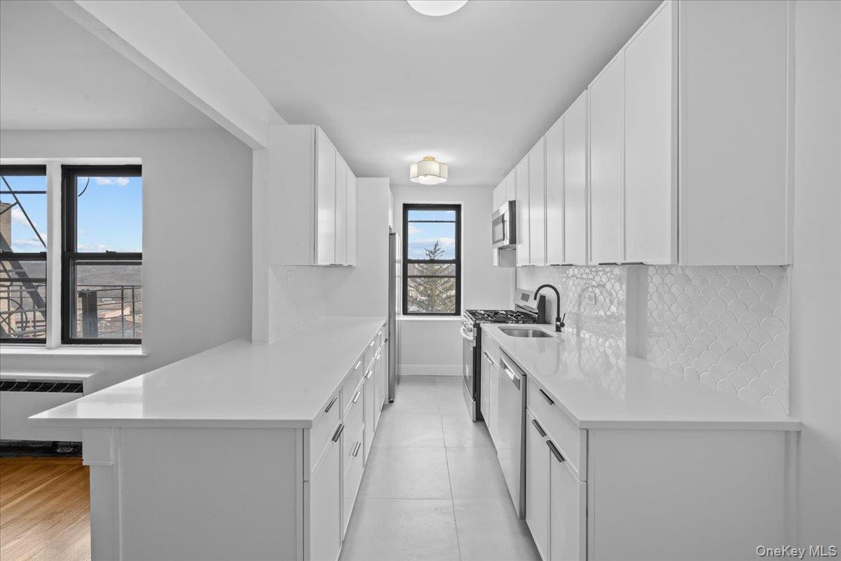 Condo 240th  Bronx, NY 10463, MLS-974784-2