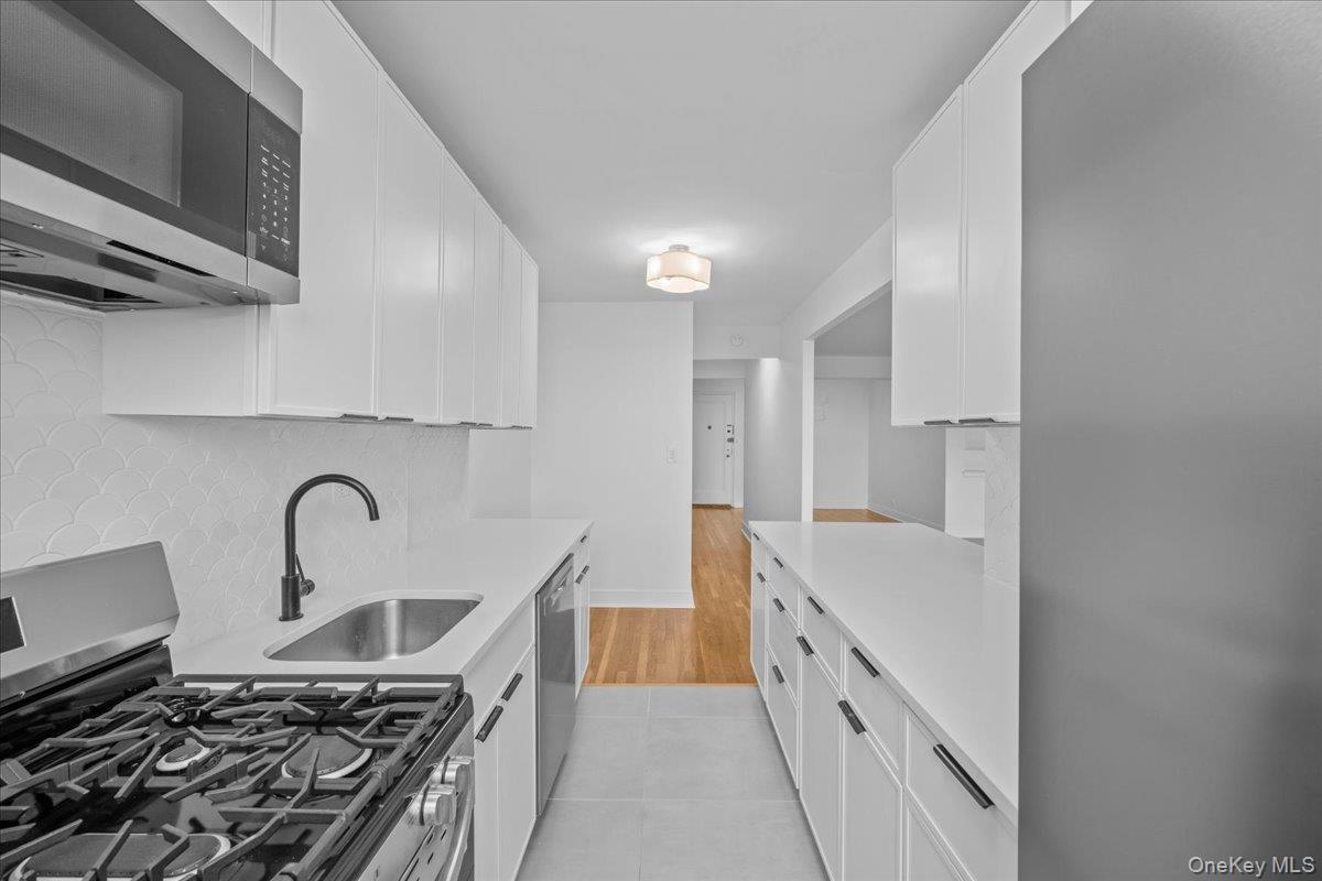 Condo 240th  Bronx, NY 10463, MLS-974784-3