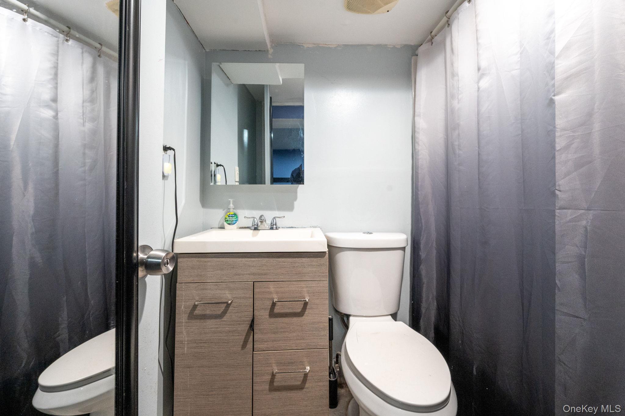 Single Family Beech  Suffolk County, NY 11738, MLS-974797-26