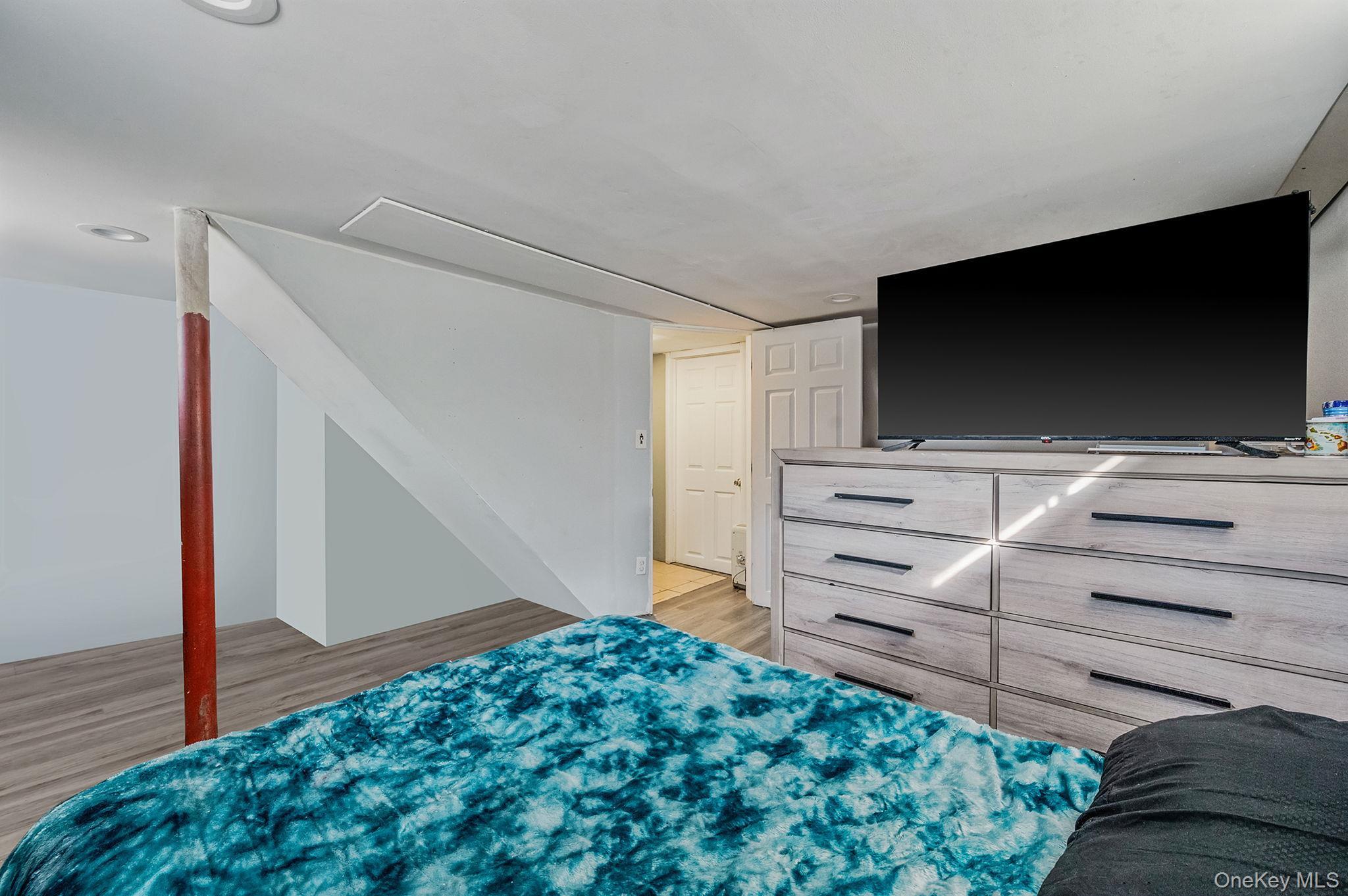 Single Family Beech  Suffolk County, NY 11738, MLS-974797-29