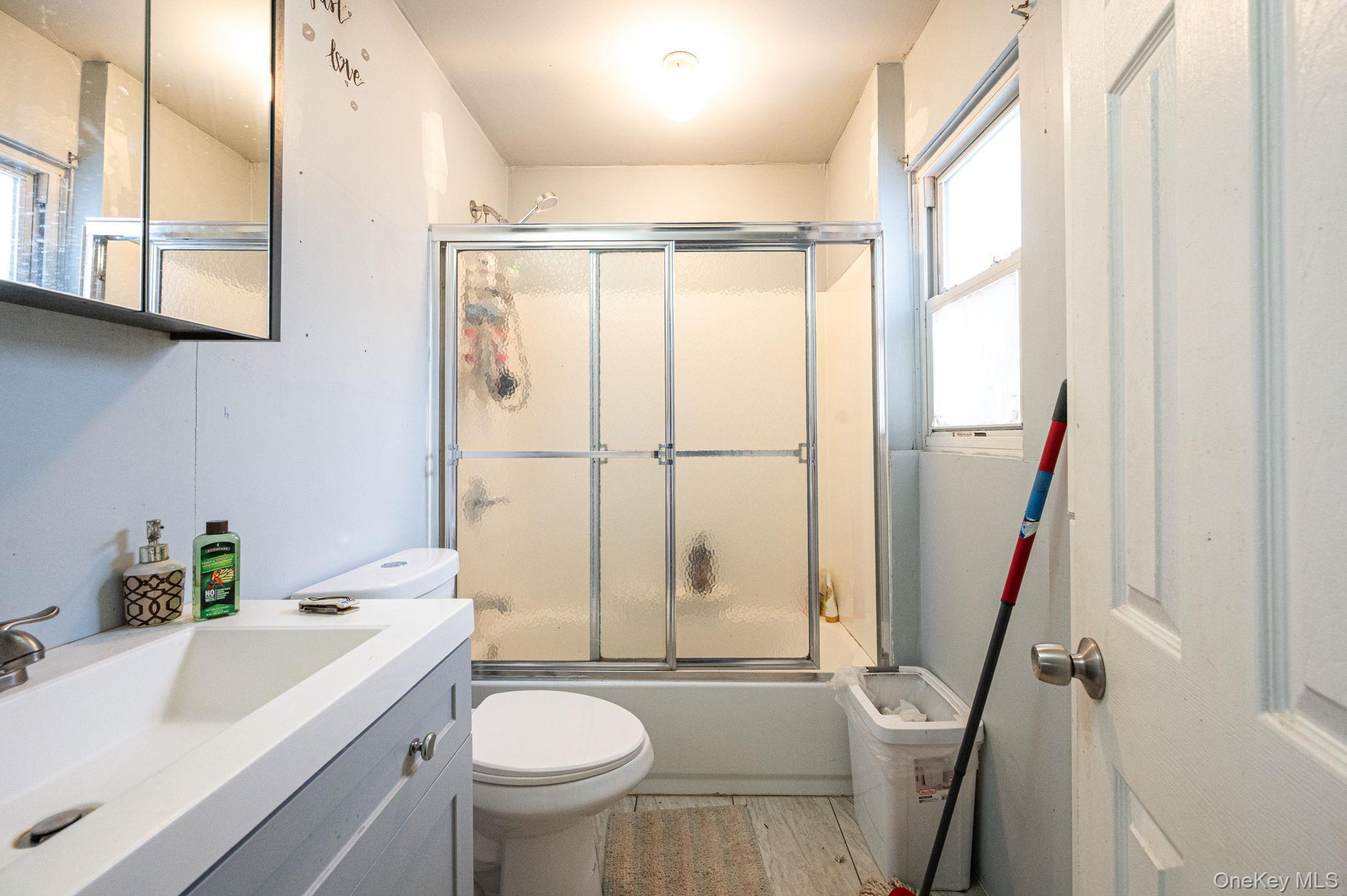 Single Family Beech  Suffolk County, NY 11738, MLS-974797-30