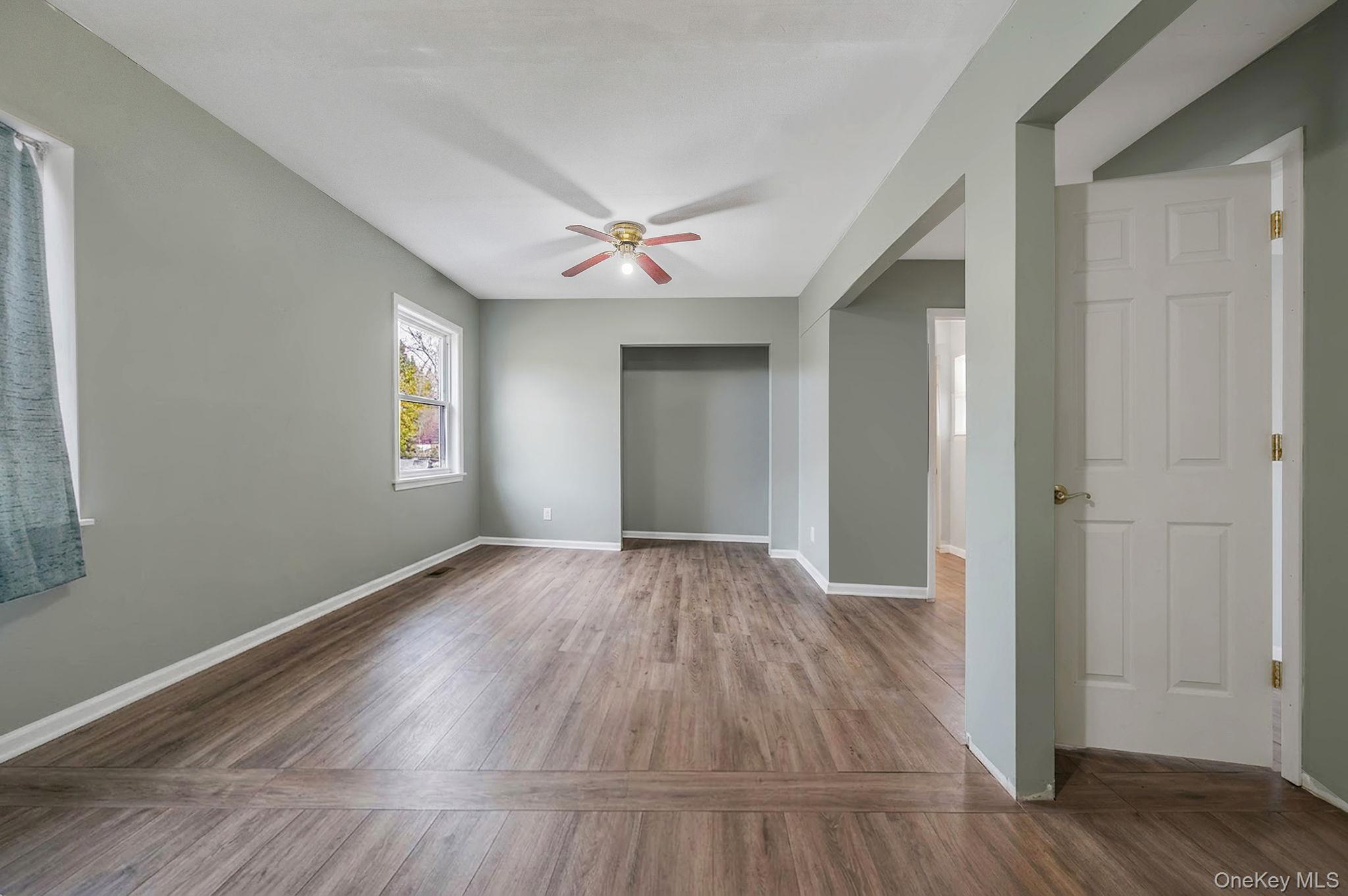 Single Family Beech  Suffolk County, NY 11738, MLS-974797-32