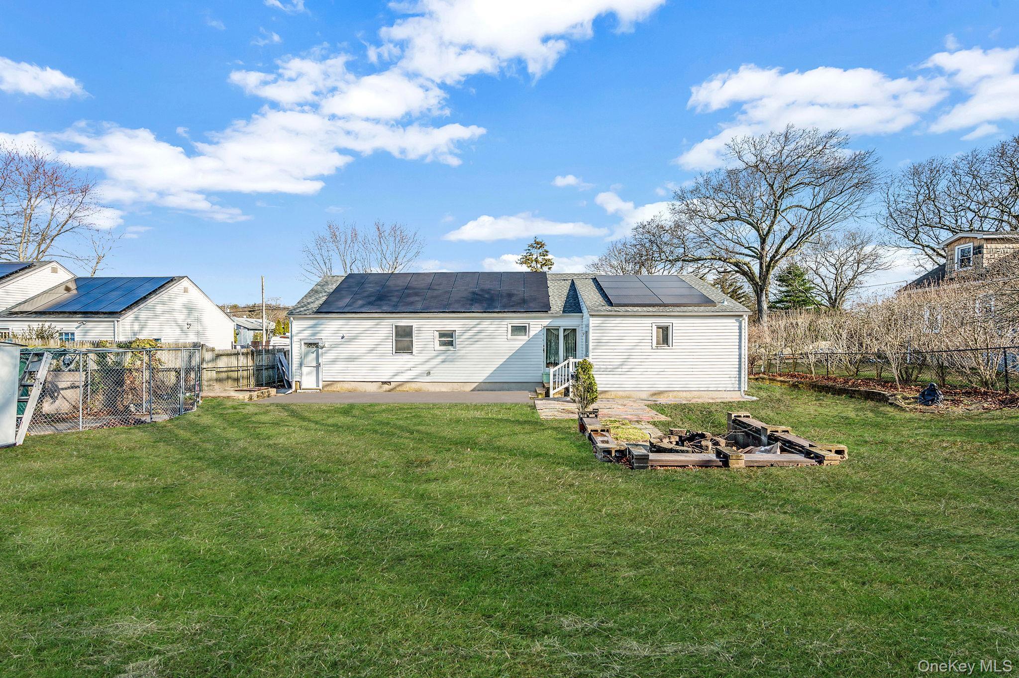 Single Family Beech  Suffolk County, NY 11738, MLS-974797-34