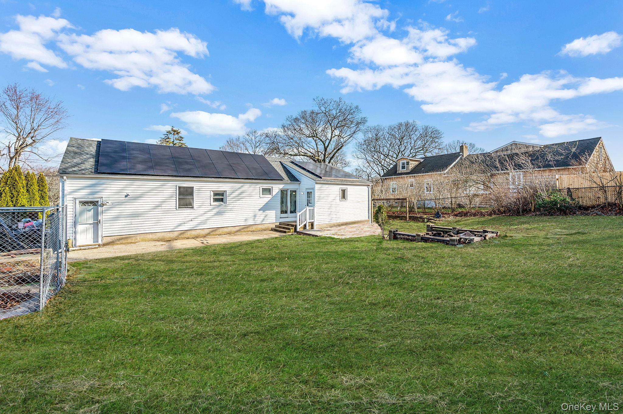 Single Family Beech  Suffolk County, NY 11738, MLS-974797-35