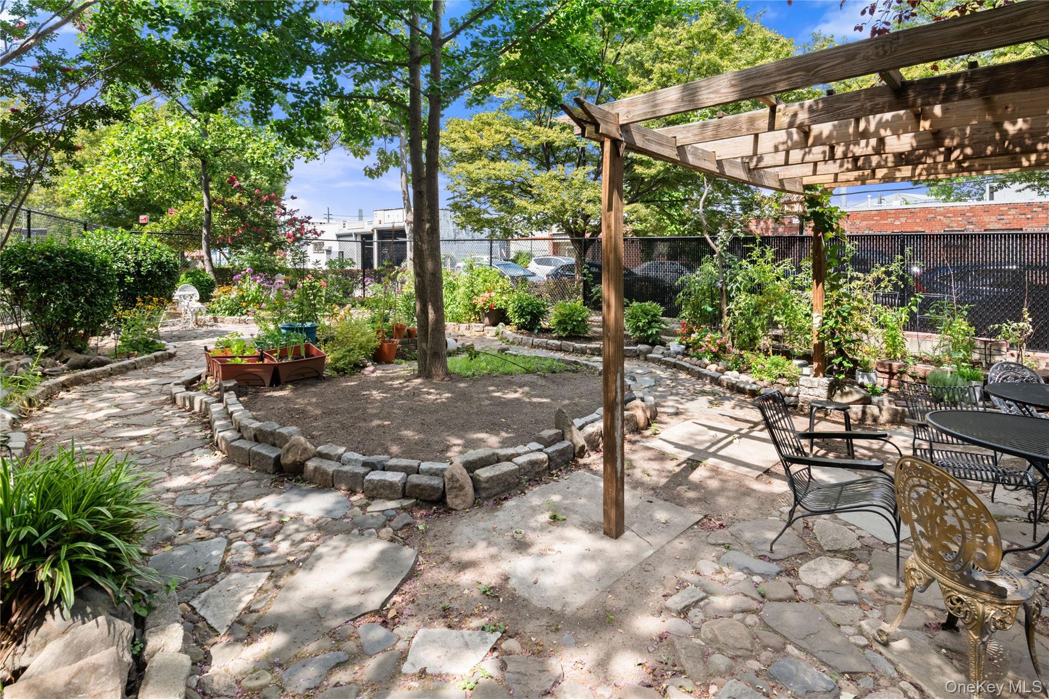 Coop 39th  Queens, NY 11104, MLS-974806-8