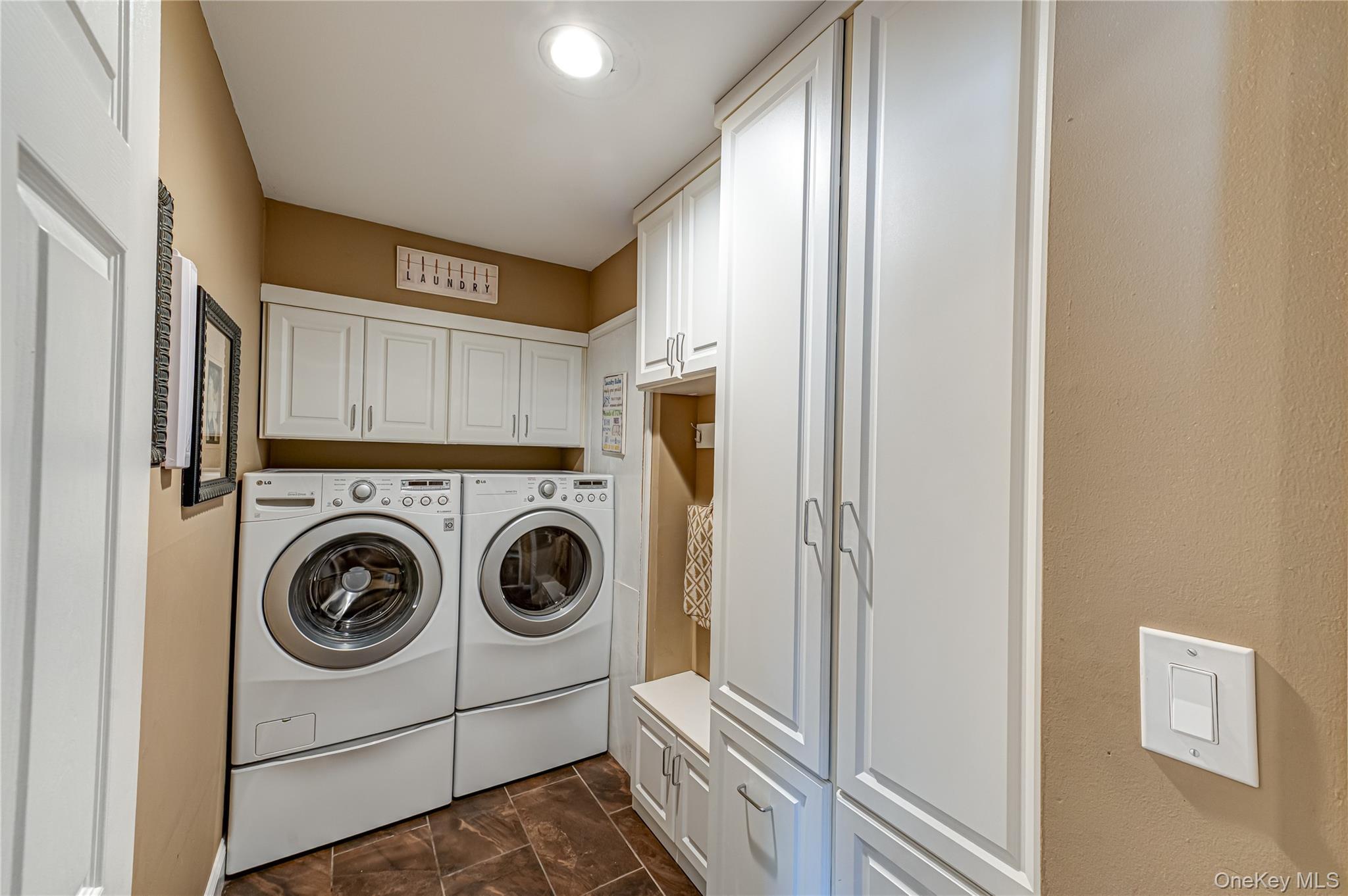 Condo Pond View  Suffolk County, NY 11787, MLS-974815-14