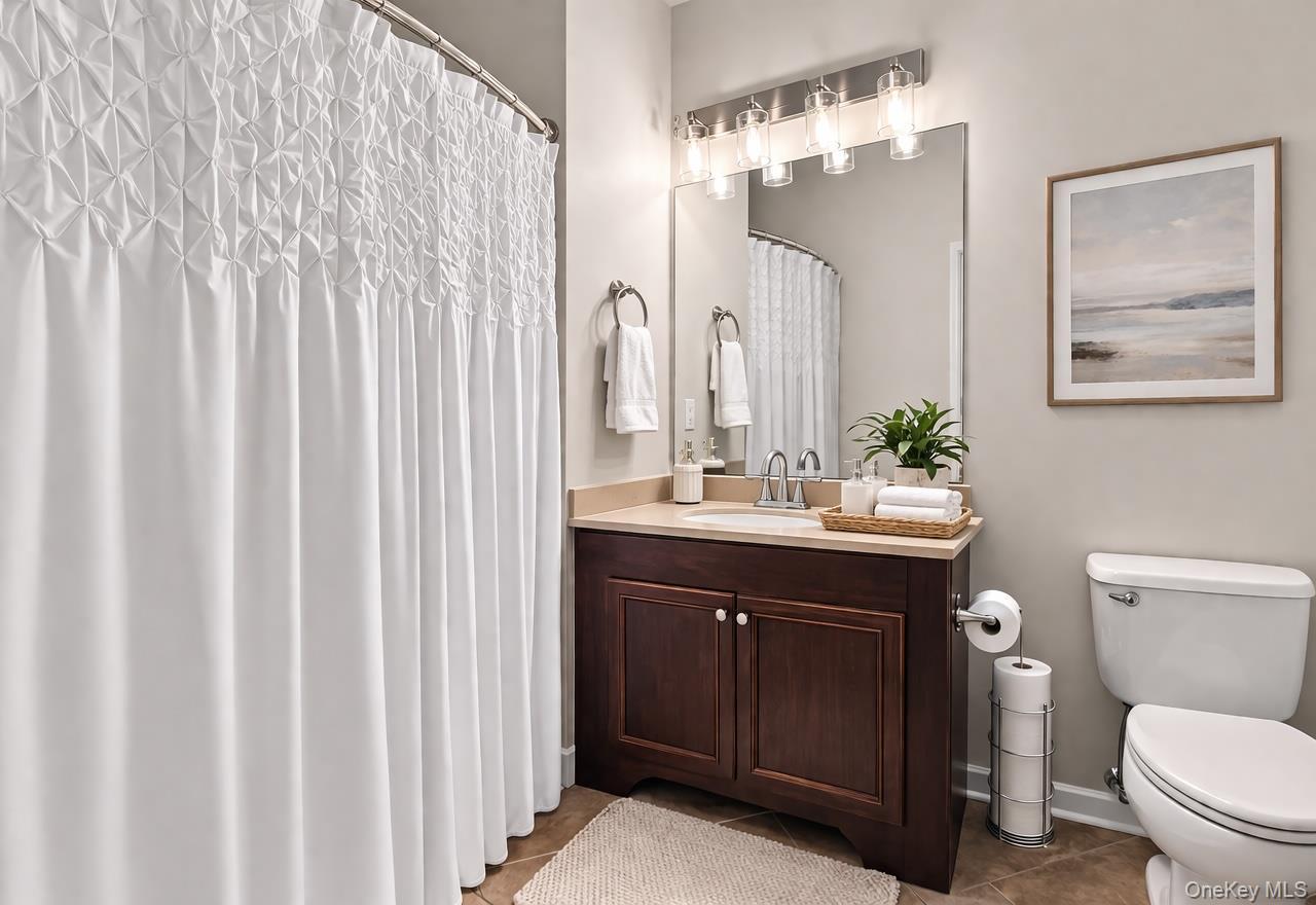 Condo Saratoga  Dutchess County, NY 12524, MLS-974827-11