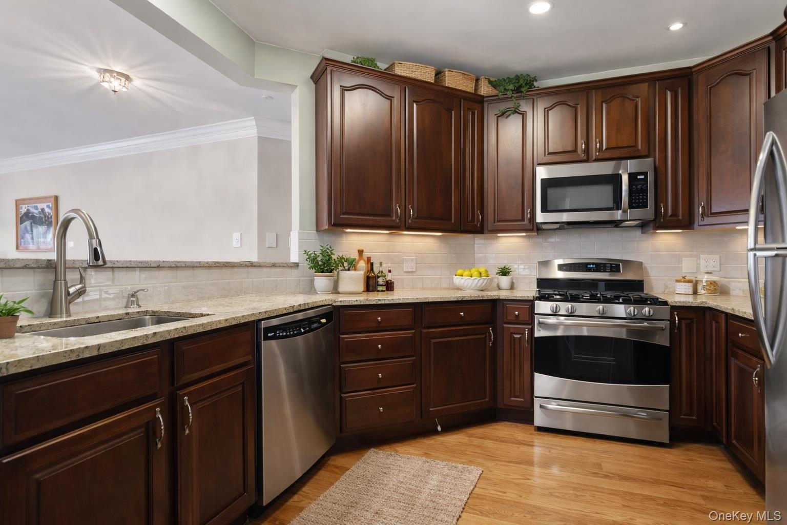 Condo Saratoga  Dutchess County, NY 12524, MLS-974827-5