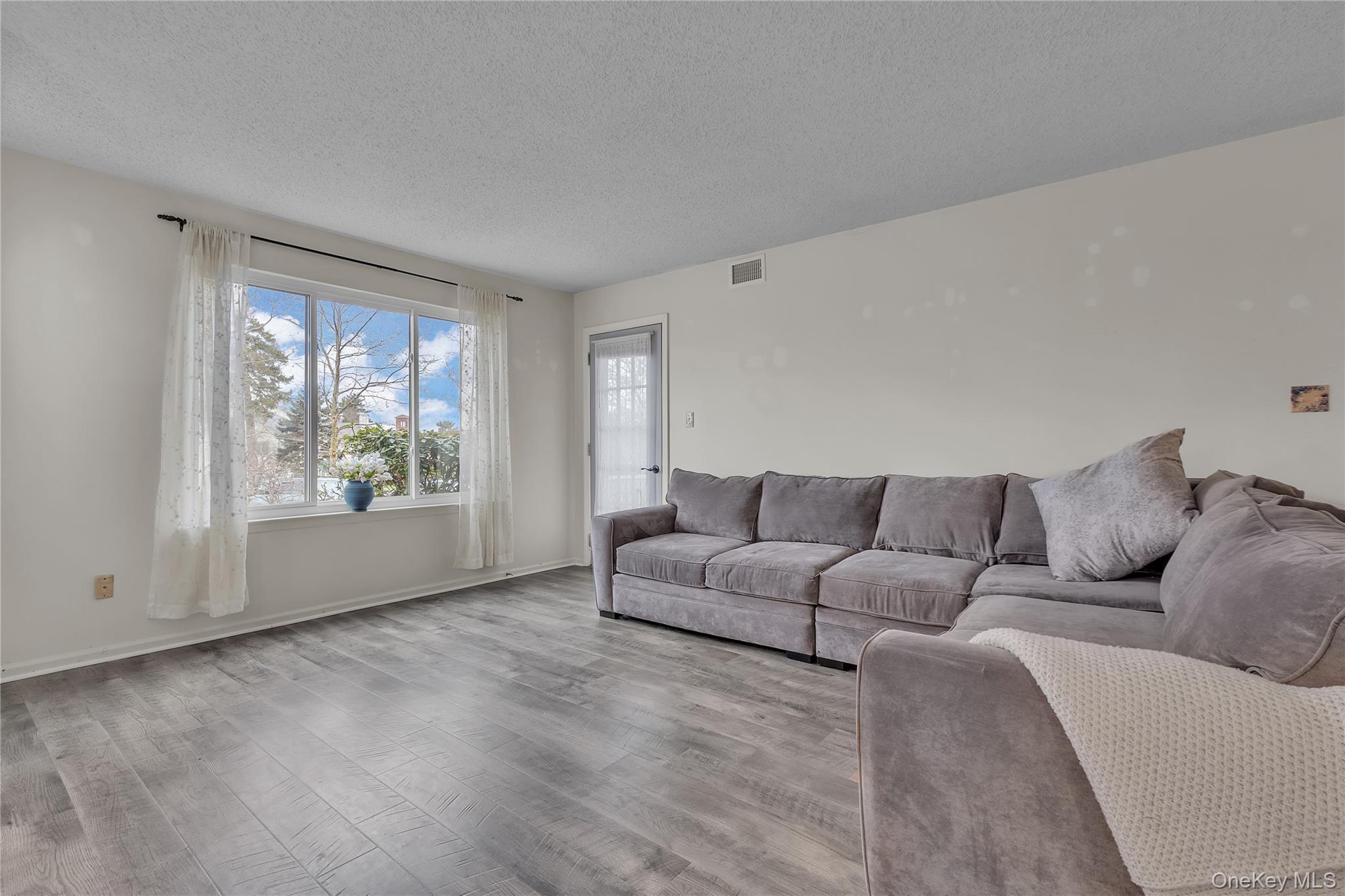 Condo Bayberry  Westchester County, NY 10566, MLS-974845-6