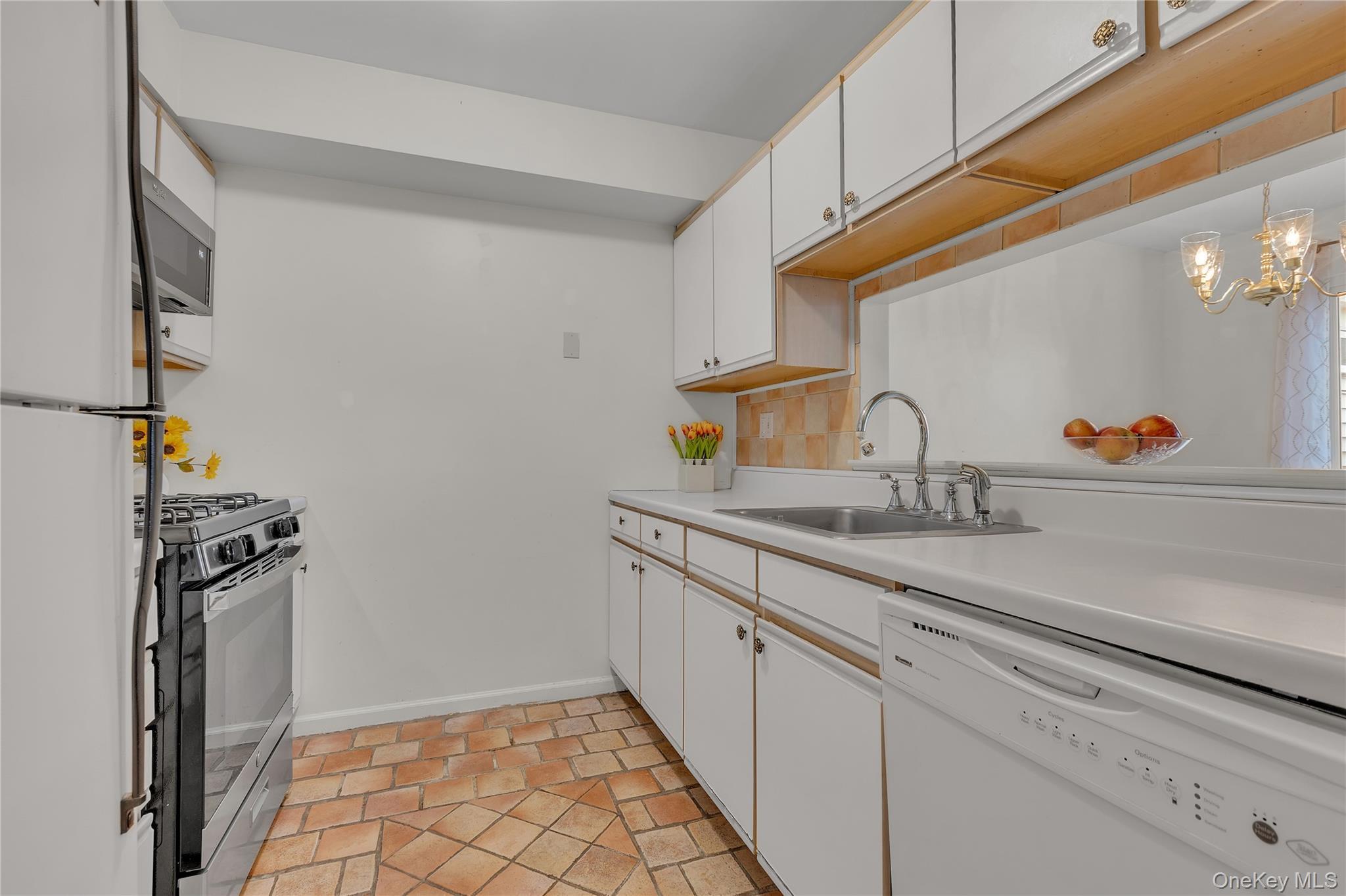 Condo Bayberry  Westchester County, NY 10566, MLS-974845-8