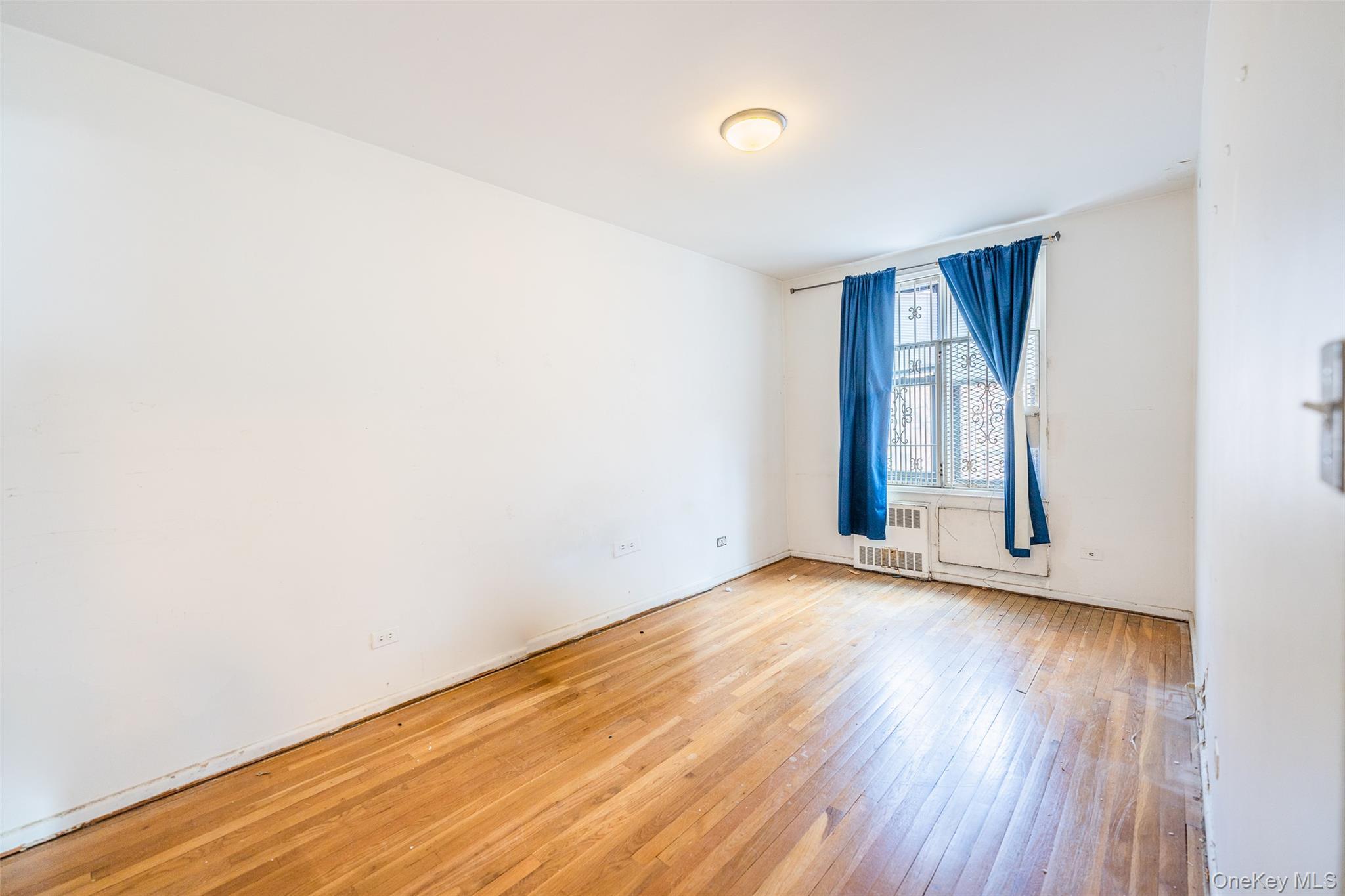 Coop 34th Ave  Queens, NY 11354, MLS-974872-7