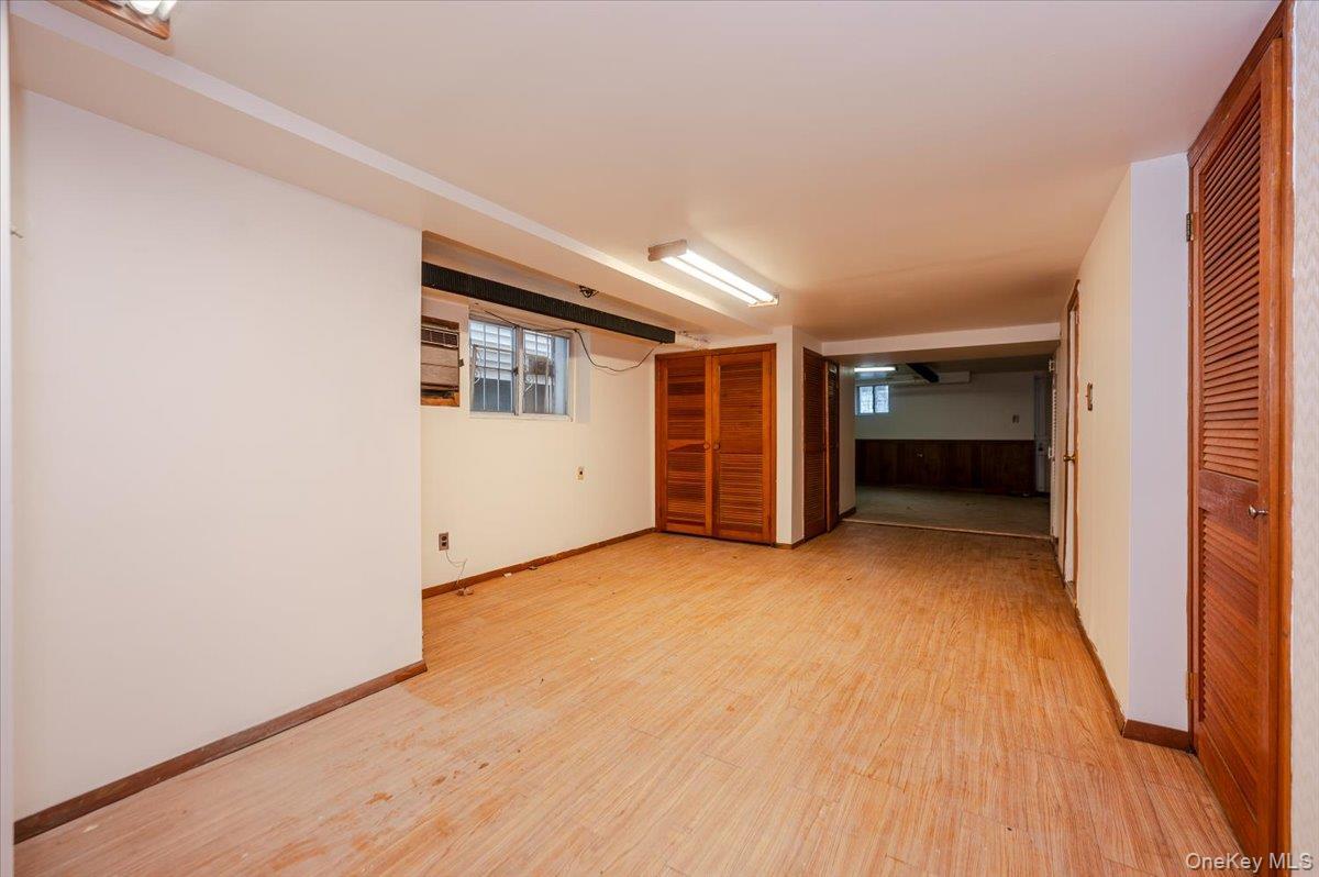 Single Family Edwards  Bronx, NY 10461, MLS-974880-22