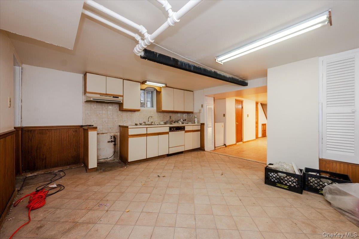 Single Family Edwards  Bronx, NY 10461, MLS-974880-25