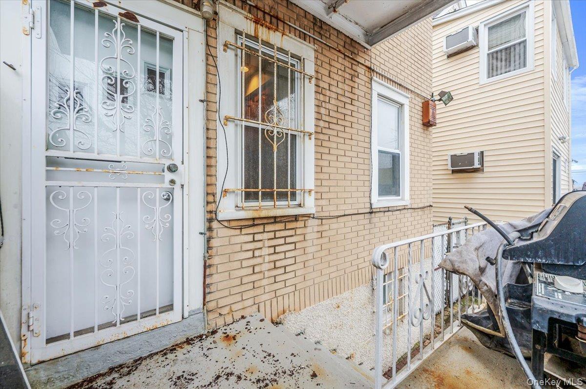 Single Family Edwards  Bronx, NY 10461, MLS-974880-28
