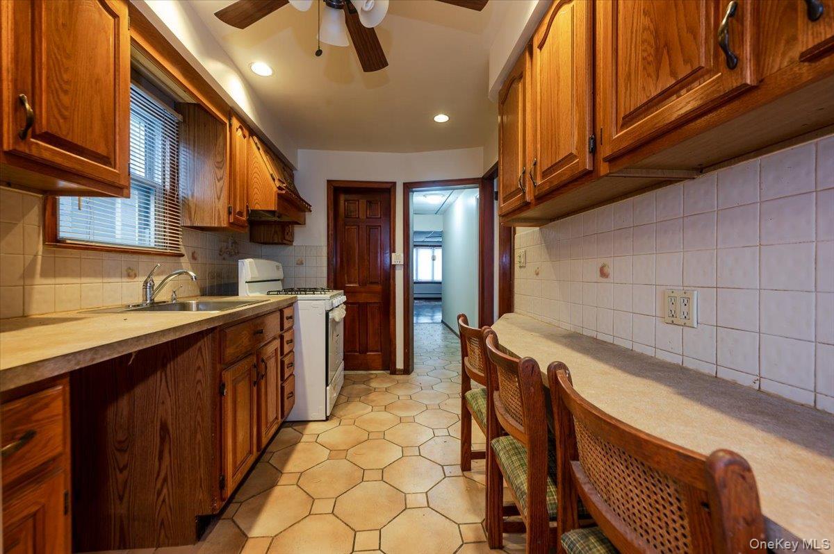 Single Family Edwards  Bronx, NY 10461, MLS-974880-5