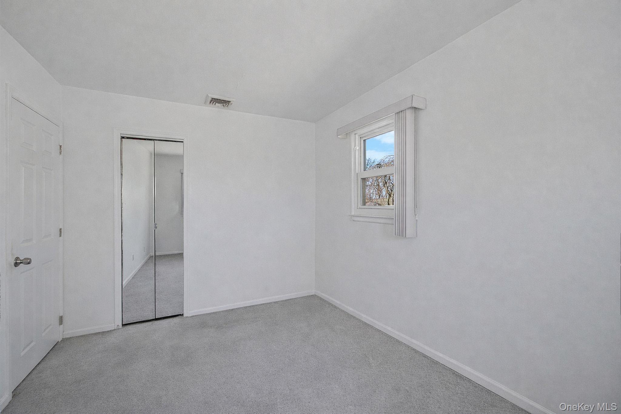 Single Family Wendorf  Suffolk County, NY 11703, MLS-974923-35