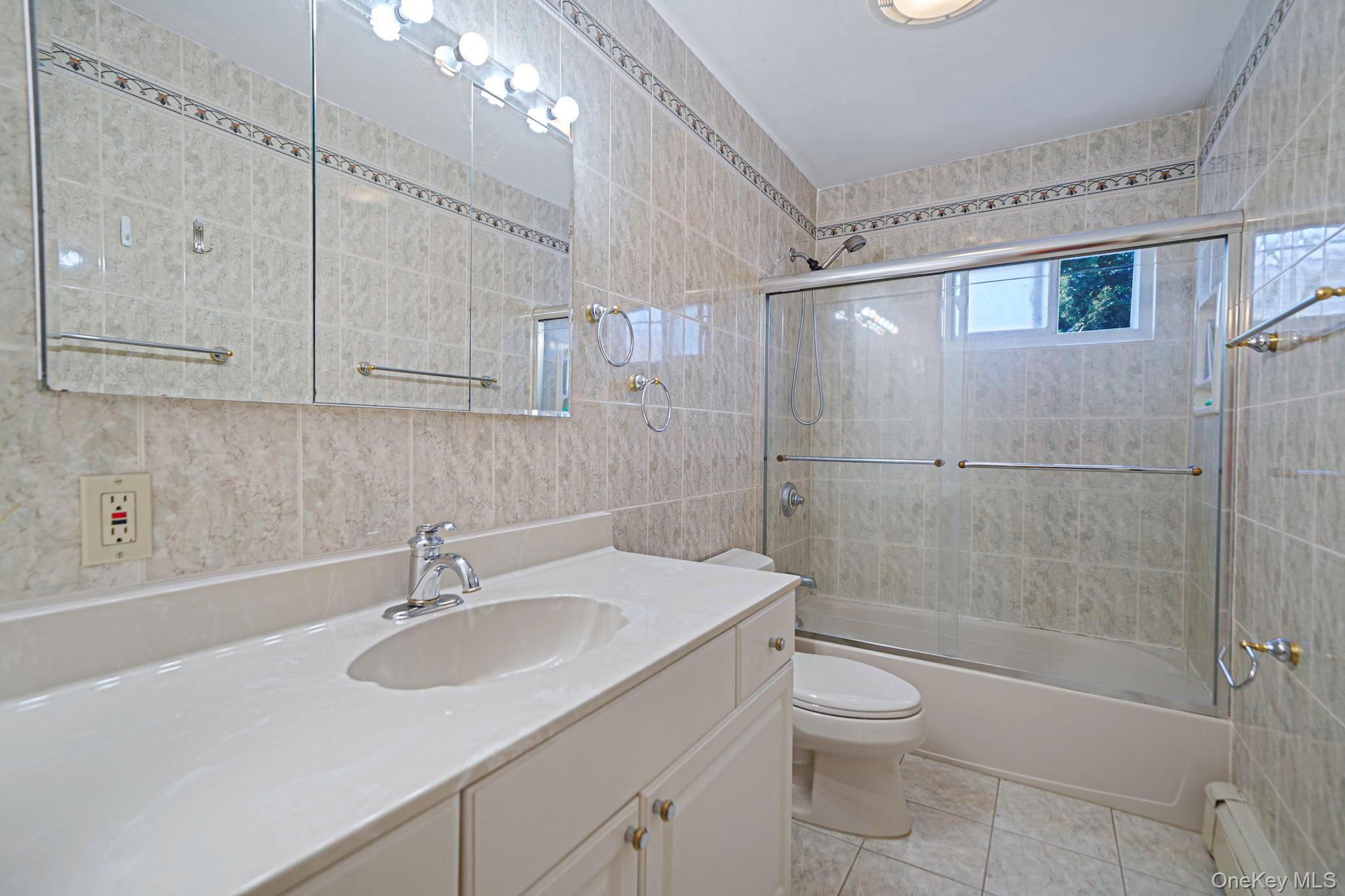 Single Family Wendorf  Suffolk County, NY 11703, MLS-974923-38